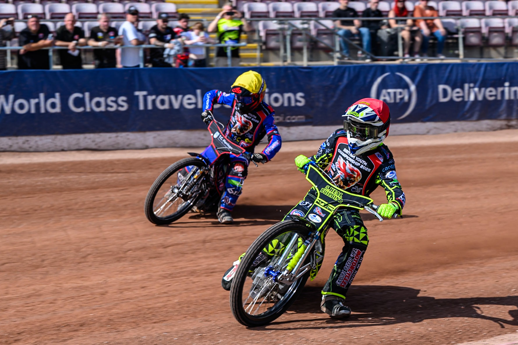 Oli Boverton (15) in Red leading Emerson Betty (2) in Yellow during the British Youth Speedway Championship at the National Speedway Stadium, Manchester on Sunday 10th August 2025. (Photo: Ian Charles | MI News)