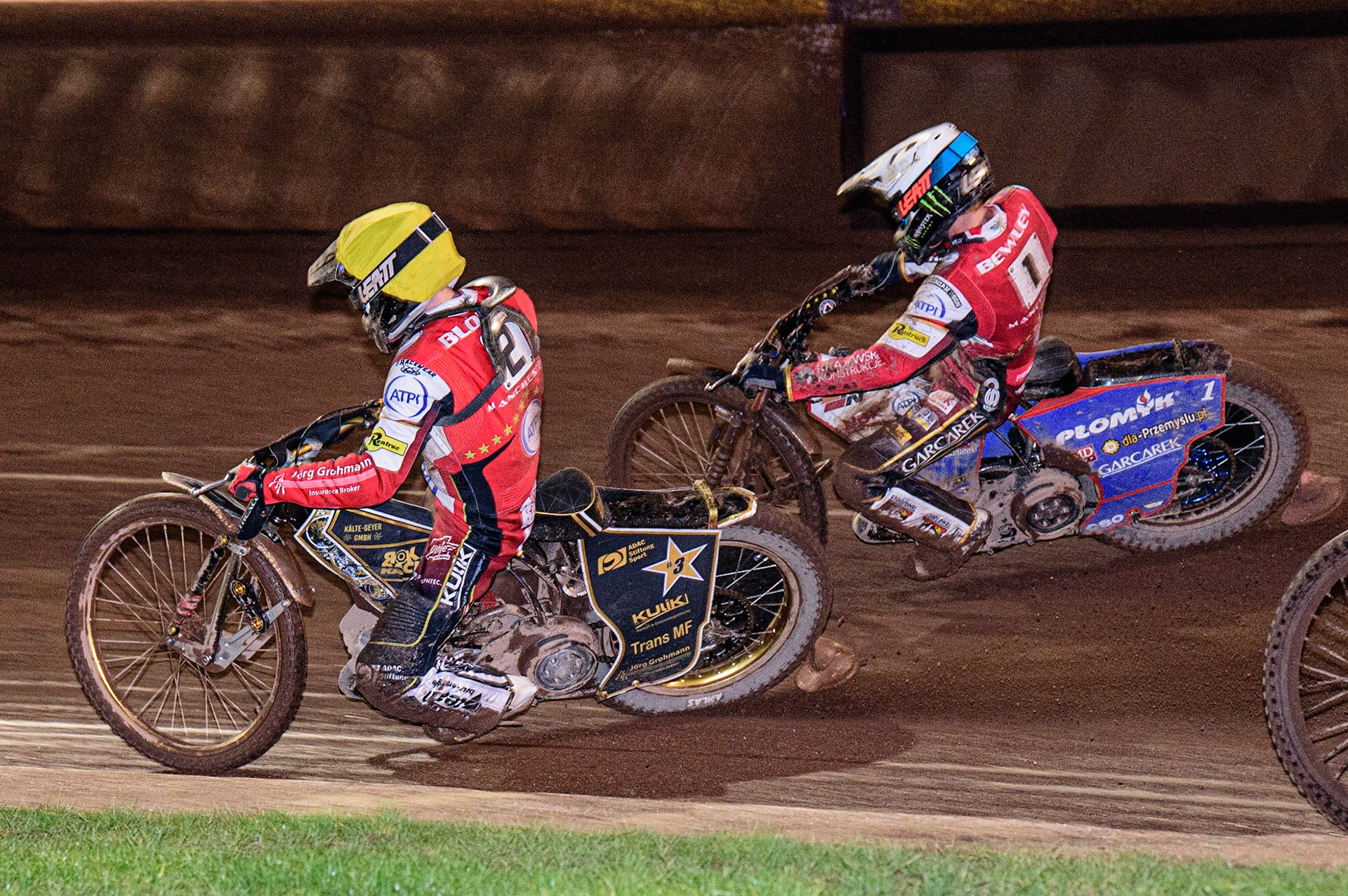 Norick Blodorn  (Yellow) and Dan Bewley  (White) go for maximum points during the Sheffield Tigers vs Belle Vue Aces meeting in the SGP Premiership at Owlerton Stadium, Sheffield on Thursday 23rd March 2023. (Photo: Ian Charles | MI News)