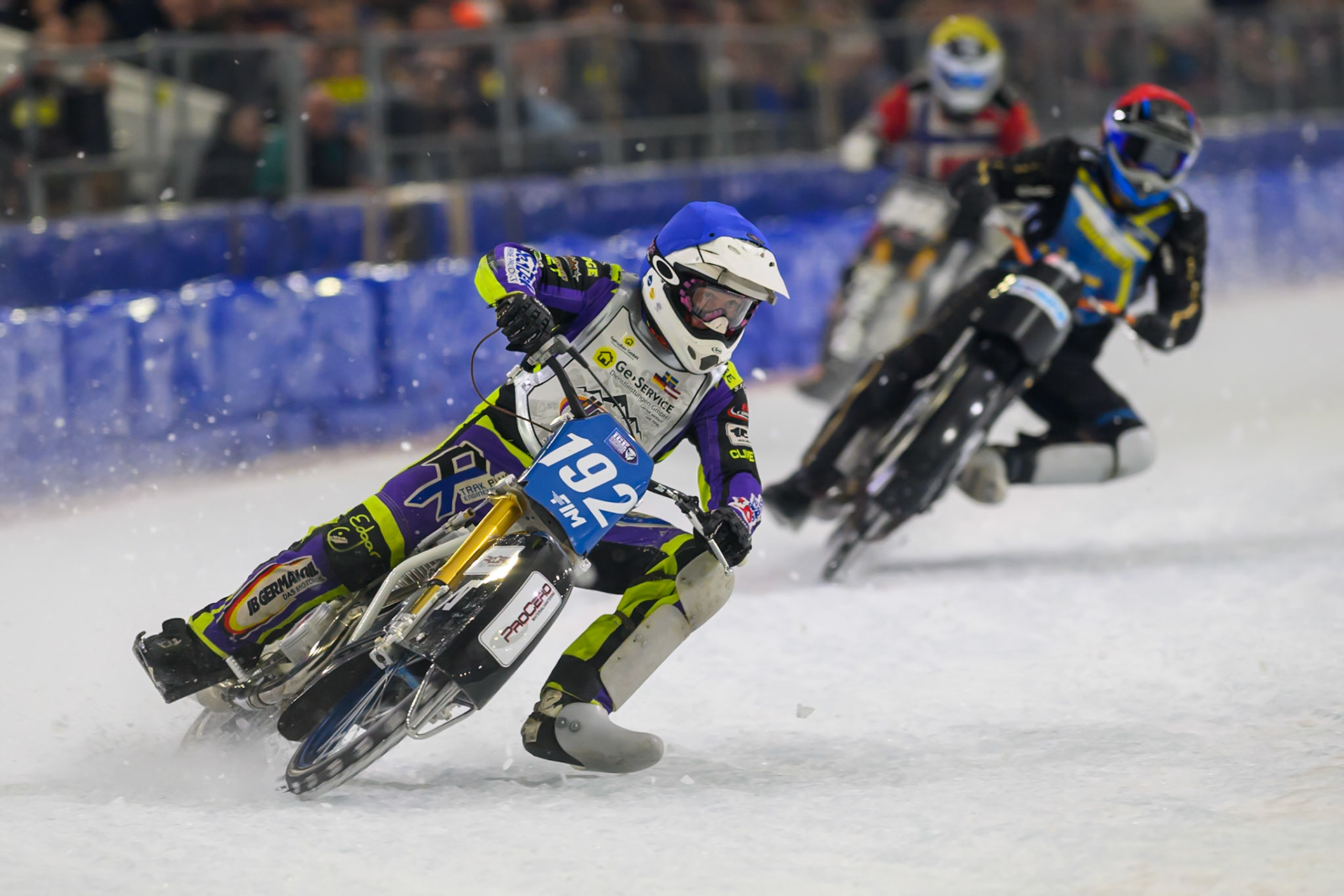 Paul Cooper of Great Britain  in Blue leading Isak Dekkerhus of Sweden  in Red and Jo Saetre of Norway  in Yellow during the ROELOF THIJS BOKAAL at Ice Rink Thialf, Heerenveen on Friday 10th April 2026.  (Photo: Ian Charles | MI News)