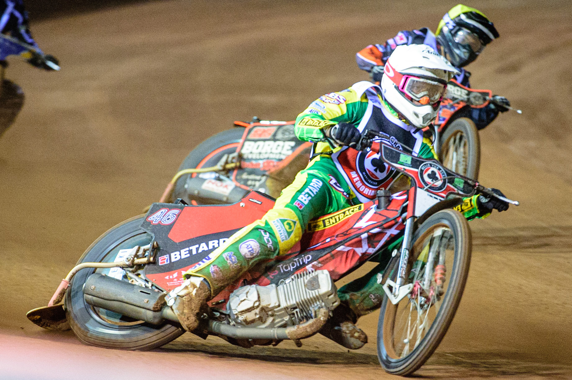 MANCHESTER, UK. OCT 23RD  Max Fricke  (White) leads Luke Becker (Yellow) during the Peter Craven Memorial Trophy event at the National Speedway Stadium, Manchester on Saturday 23rd October 2021. (Credit: Ian Charles | MI News)