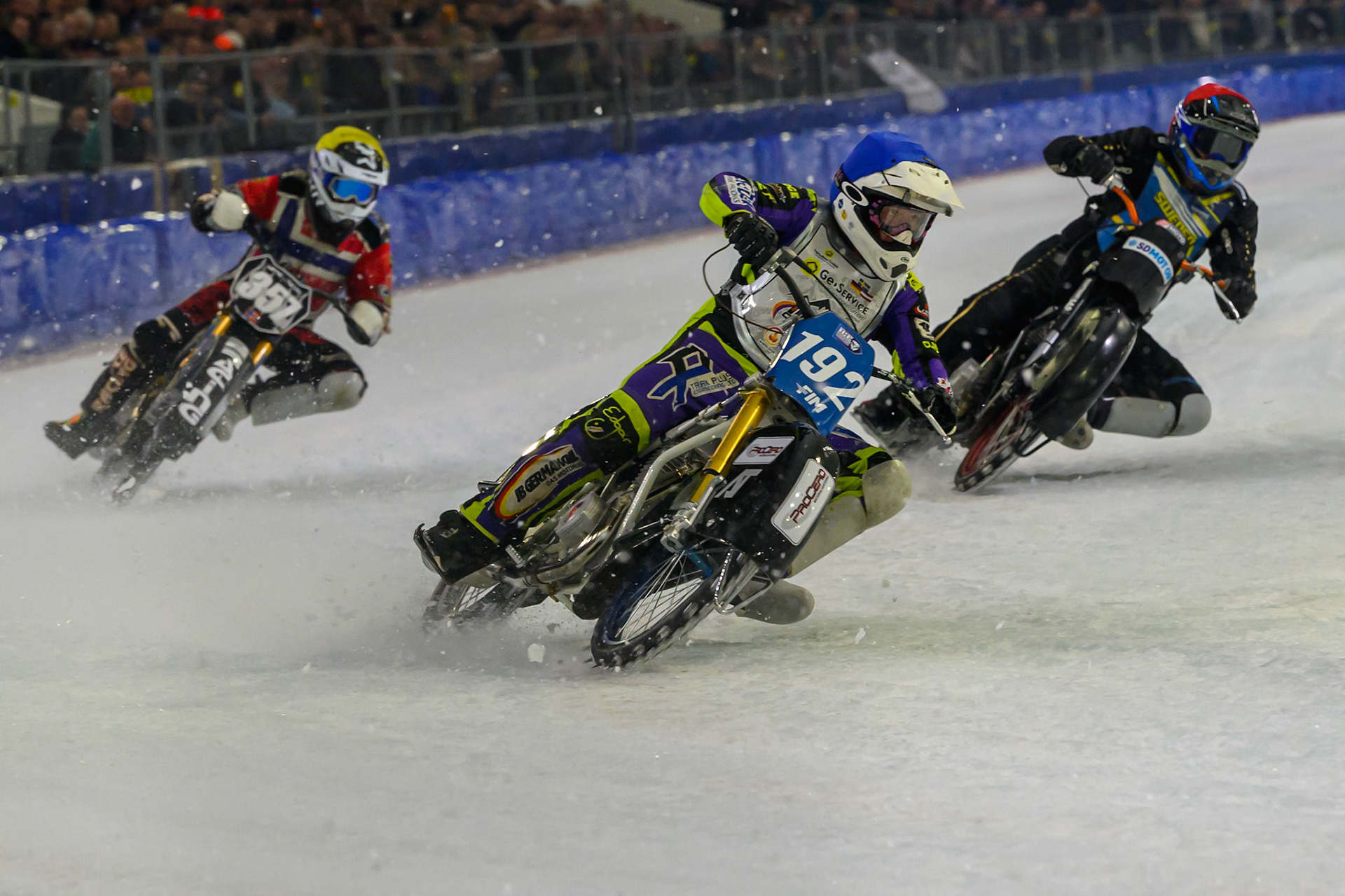Paul Cooper of Great Britain  in Blue leading Isak Dekkerhus of Sweden  in Red and Jo Saetre of Norway  in Yellow during the ROELOF THIJS BOKAAL at Ice Rink Thialf, Heerenveen on Friday 10th April 2026.  (Photo: Ian Charles | MI News)