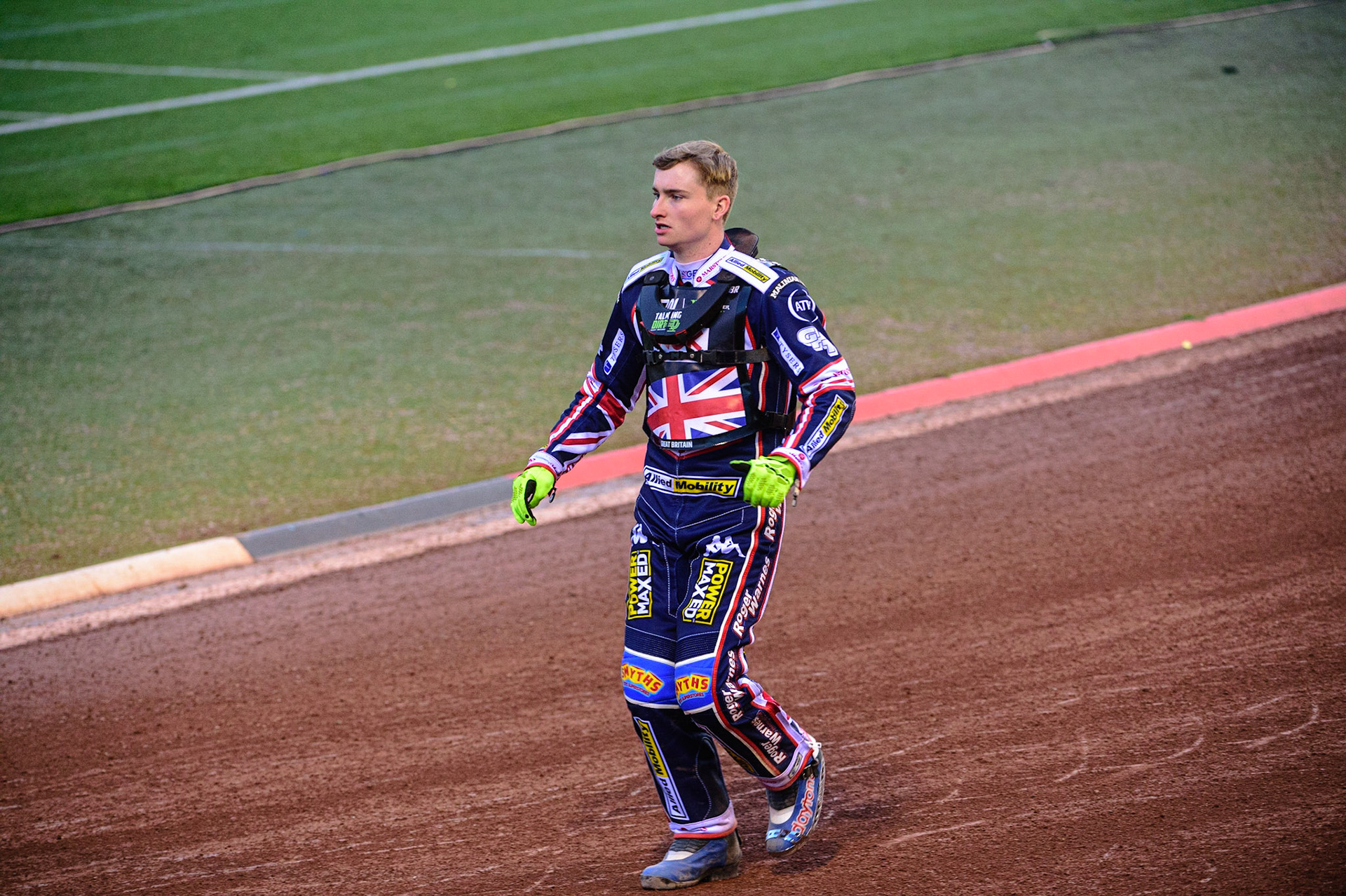MANCHESTER, UK. OCT 16TH Tom Brennan of Great Britain come to help the track staff during the Monster Energy FIM Speedway of Nations at the National Speedway Stadium, Manchester on Saturday  16th October 2021. (Credit: Ian Charles | MI News)