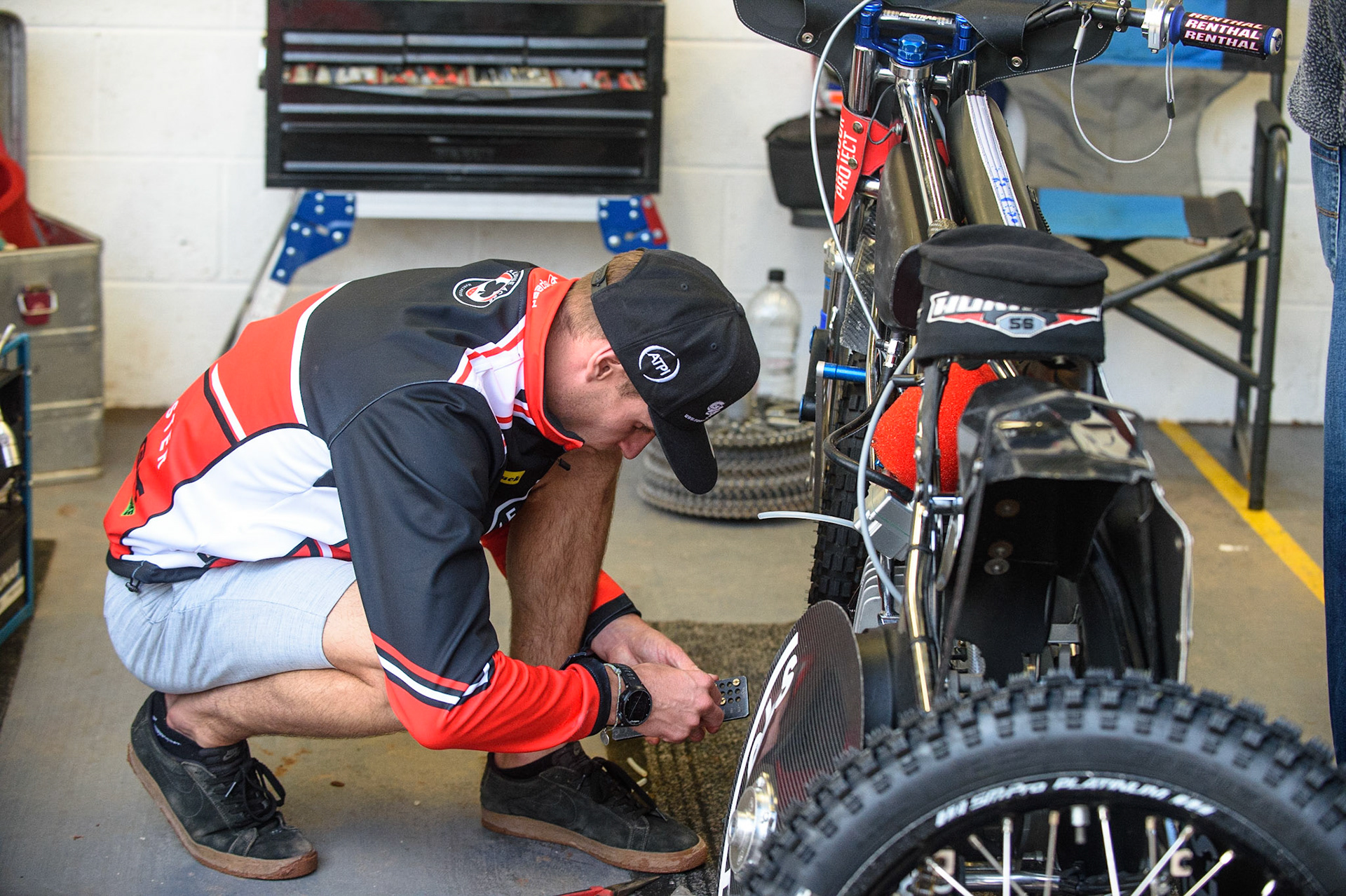 MANCHESTER, UK. AUG 9TH  Steve Worrall  works on his bike during the SGB Premiership match between Belle Vue Aces and Peterborough at the National Speedway Stadium, Manchester on Monday 9th August 2021. (Credit: Ian Charles | MI News)
