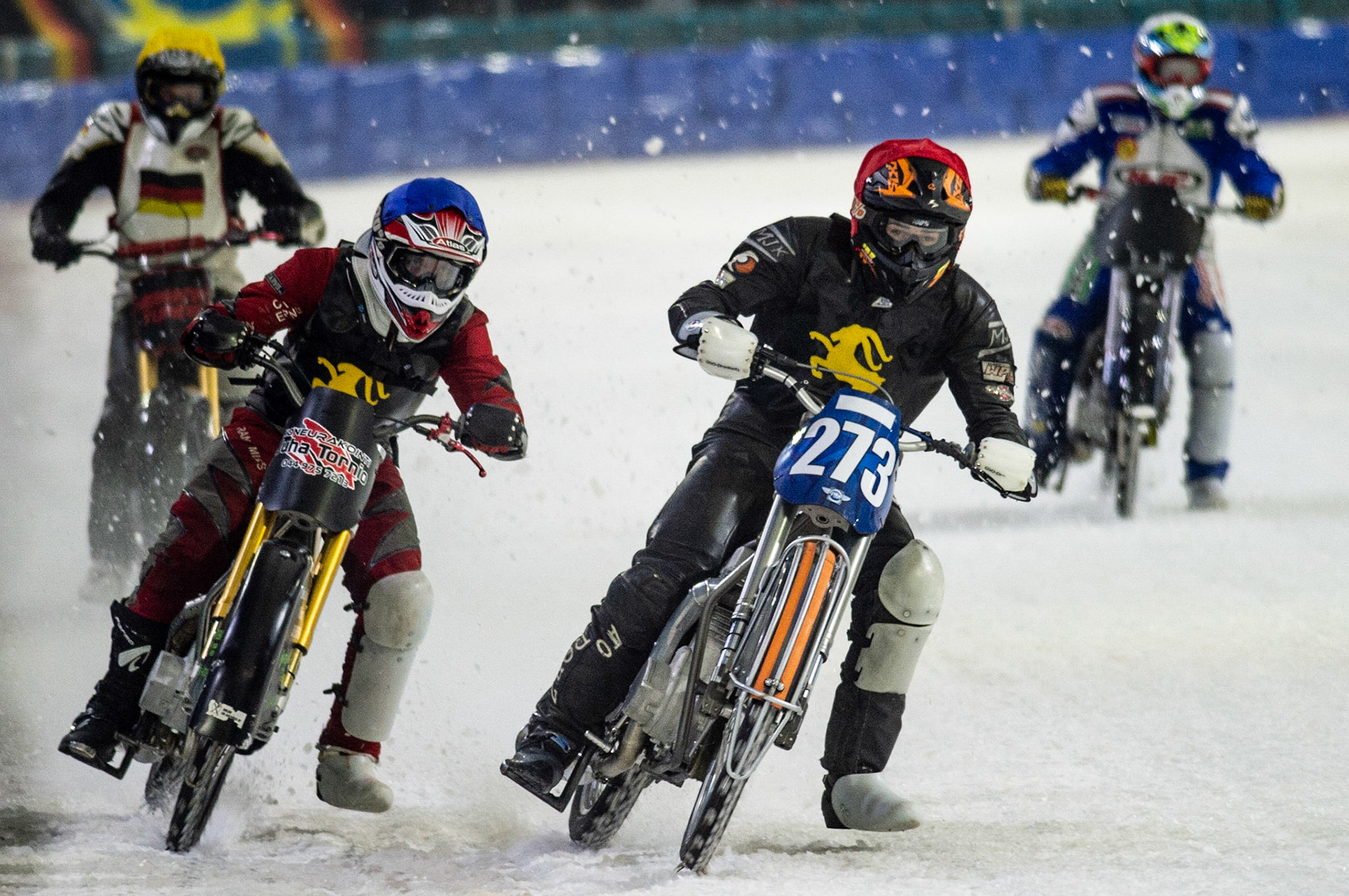 Photo: Ian Charles

Jimmy Tuinstra (Red) leads the charge on the back straight inside Matti Isoaho (Blue) Franz Mayerbüchler (Yellow) and Philip Lageder (White)

Roelof Thijs Bokaal, Ice Rink Thialf, Heerenveen, Netherlands Friday  29  March  2019