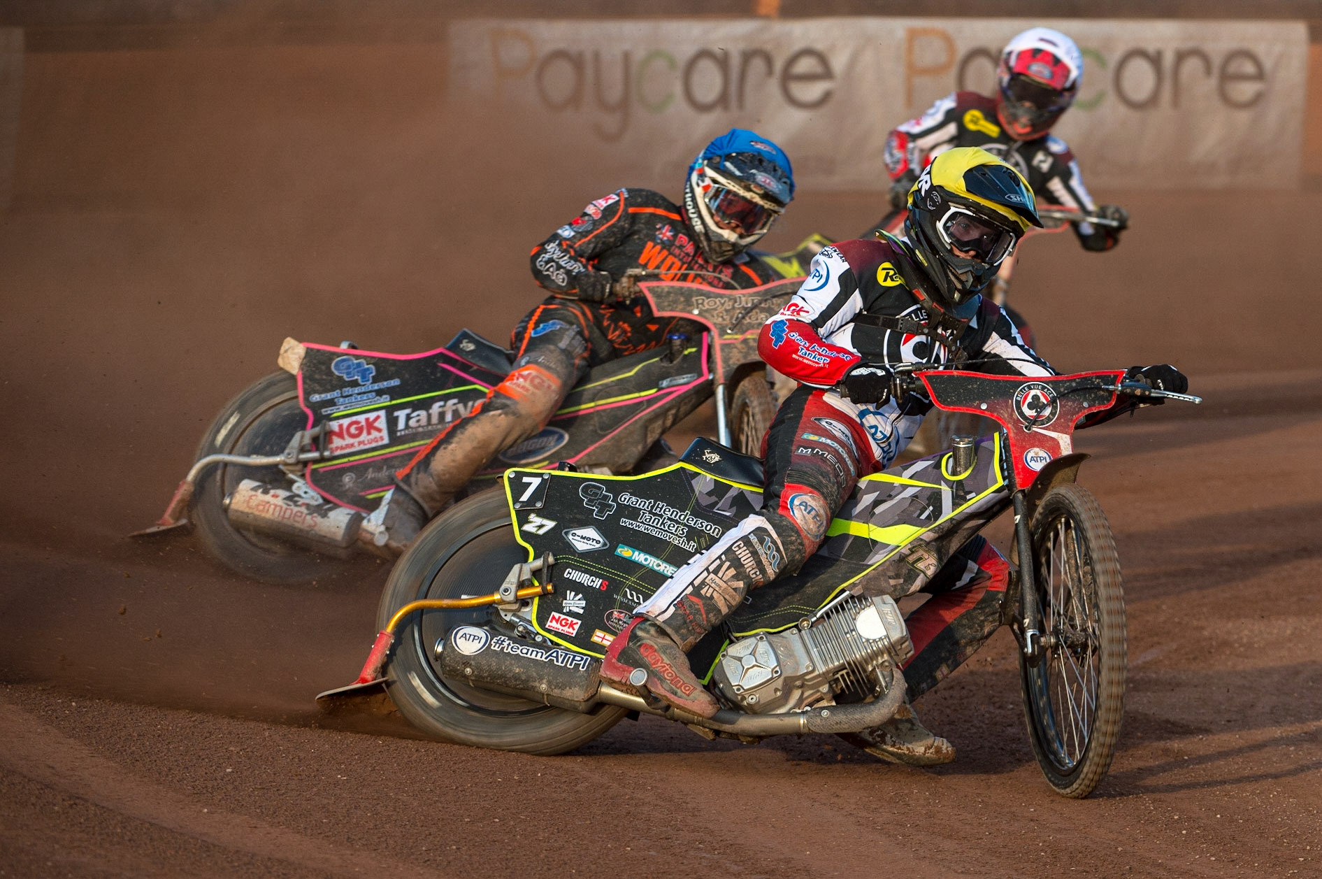 WOLVERHAMPTON, UK. JUN 20TH Tom Brennan  (Yellow) leads Leon Flint  (Blue) and Jye Etheridge  (White) during the SGB Premiership match between Wolverhampton Wolves and Belle Vue Aces at Monmore Green Stadium, Wolverhampton on Monday 20th June 2022. (Credit: Ian Charles | MI News)