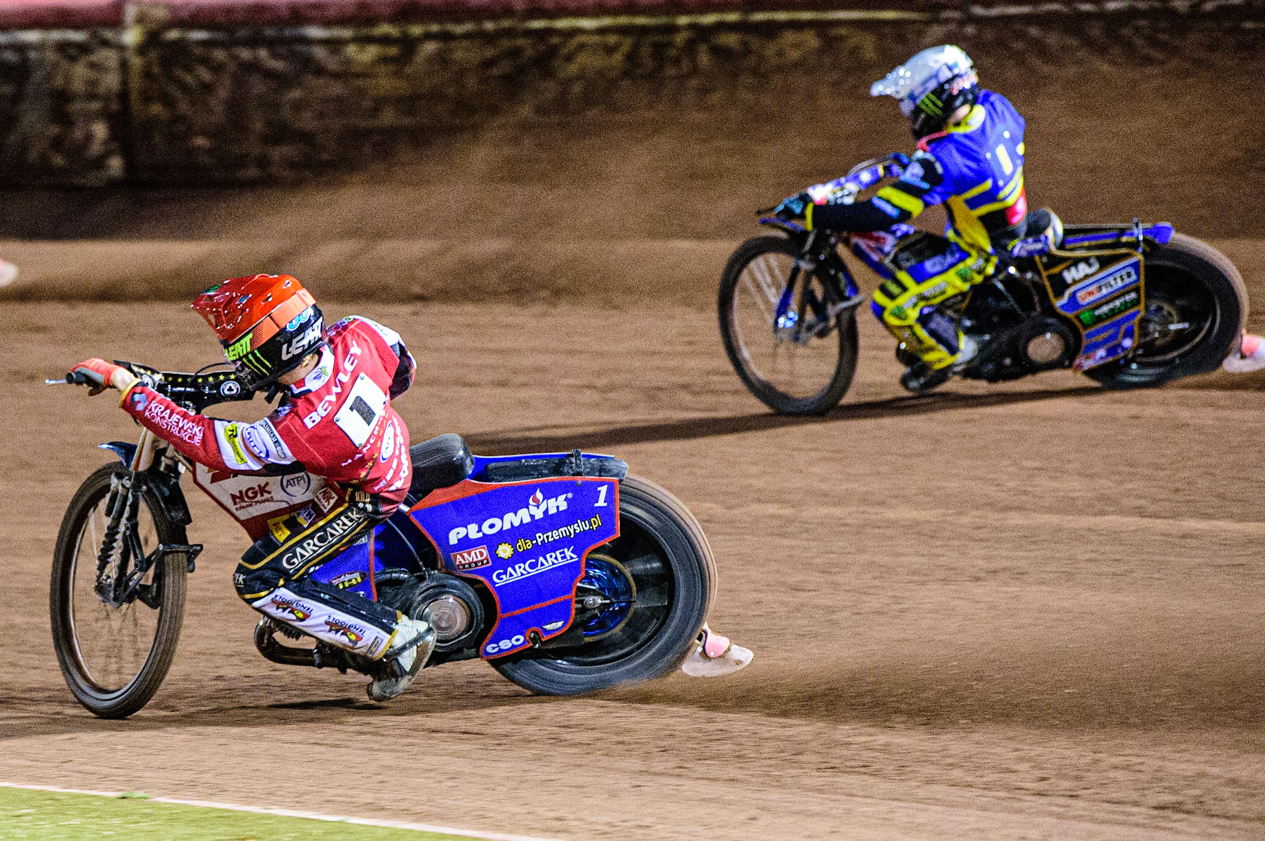 Dan Bewley  (Red) inside Jack Holder  (White) during the SGB Premiership match between Belle Vue Aces and Sheffield Tigers at the National Speedway Stadium, Manchester on Monday 27th March 2023. (Photo: Ian Charles | MI News)