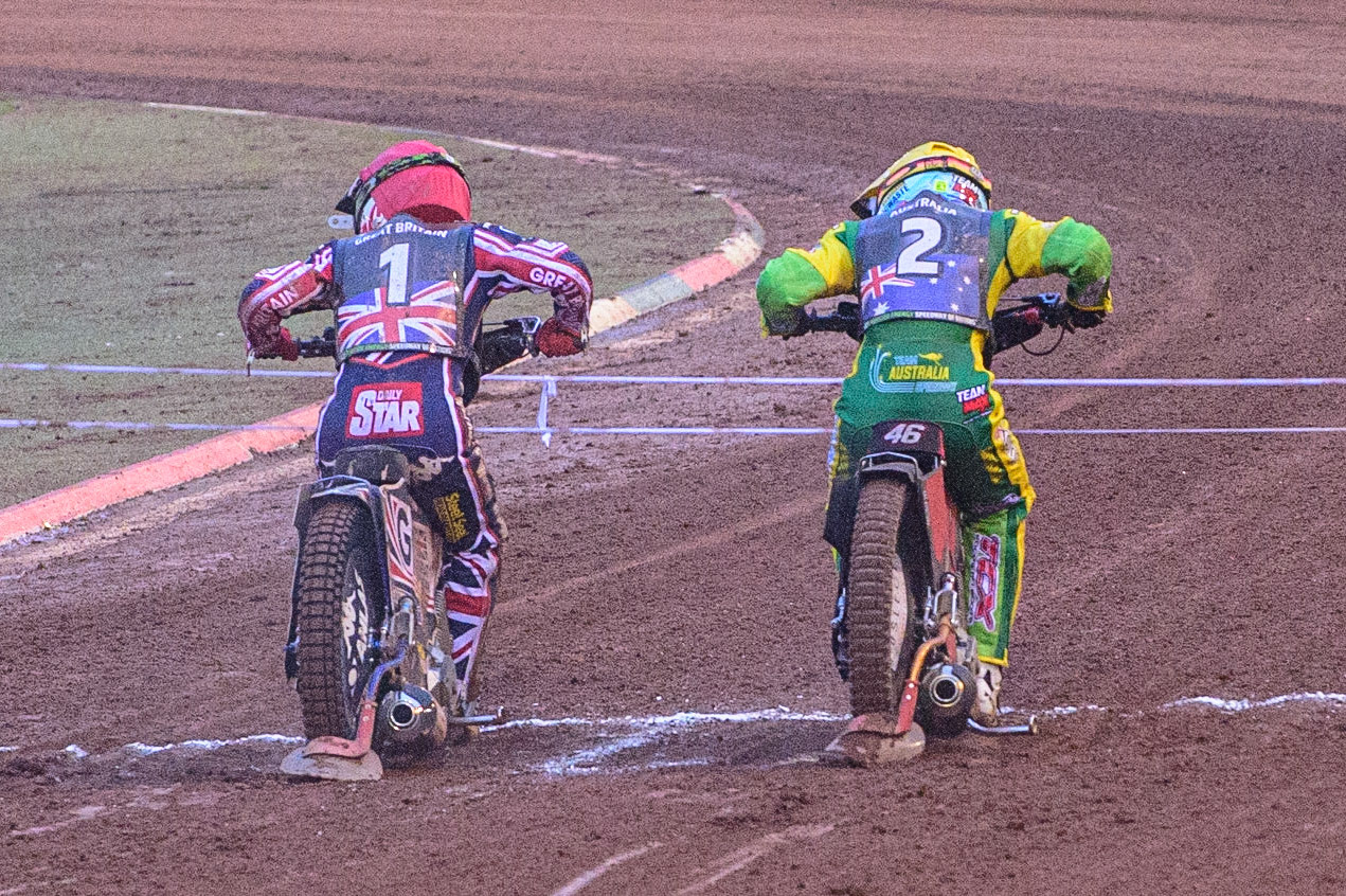 MANCHESTER, UK. OCT 17TH Former Belle Vue team mates Dan Bewley of Great Britain (Red) and Max Fricke of Australia (Yellow) at the start during the Monster Energy FIM Speedway of Nations at the National Speedway Stadium, Manchester on Sunday  17th October 2021. (Credit: Ian Charles | MI News)