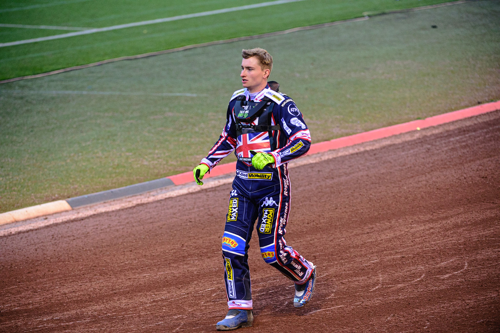 MANCHESTER, UK. OCT 16TH Tom Brennan of Great Britain come to help the track staff during the Monster Energy FIM Speedway of Nations at the National Speedway Stadium, Manchester on Saturday  16th October 2021. (Credit: Ian Charles | MI News)