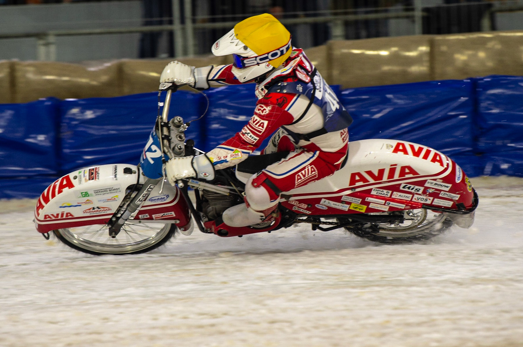 HEERENVEEN, NL. Niek Schaap (412) in action during the FIM Ice Speedway Gladiators World Championship Final 3 at Ice Rink Thialf, Heerenveen on Saturday  2 April 2022. (Credit: Ian Charles | MI News)