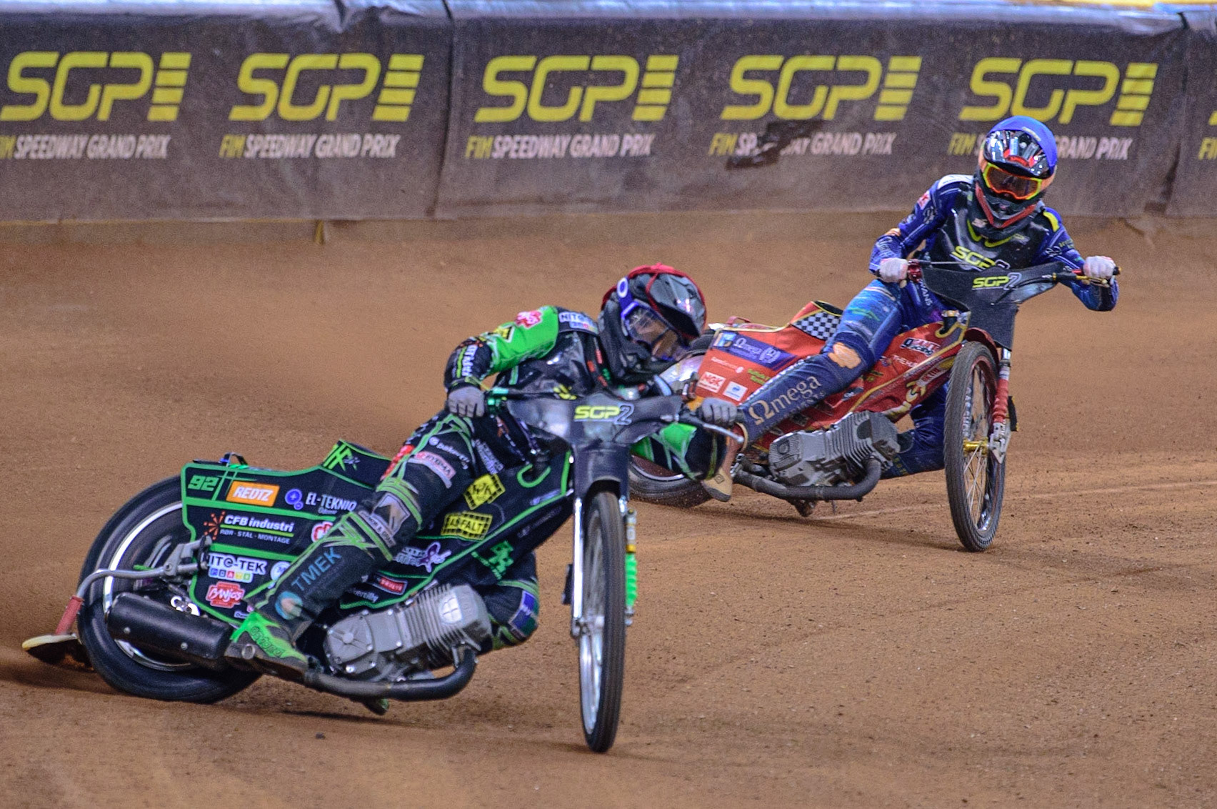 Benjamin Basso (Denmark)  (Red) leads Drew Kemp (Great Britain)  (Blue) during the FIM  Speedway Grand Prix  2 of Great Britain at the Principality Stadium, Cardiff on Sunday 14th August 2022. (Credit: Ian Charles | MI News)