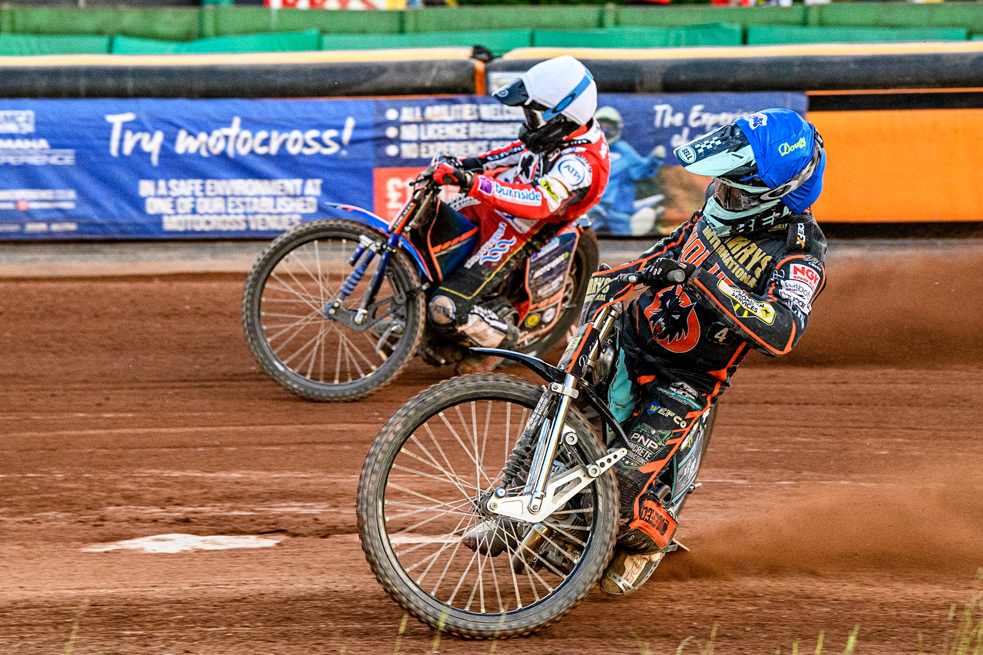 Ryan Douglas (Blue) inside Brady Kurtz (White) during the Sports Insure Premiership match between Wolverhampton Wolves and Belle Vue Aces at Monmore Green Stadium, Wolverhampton on Monday 29th May 2023. (Photo: Ian Charles | MI News)