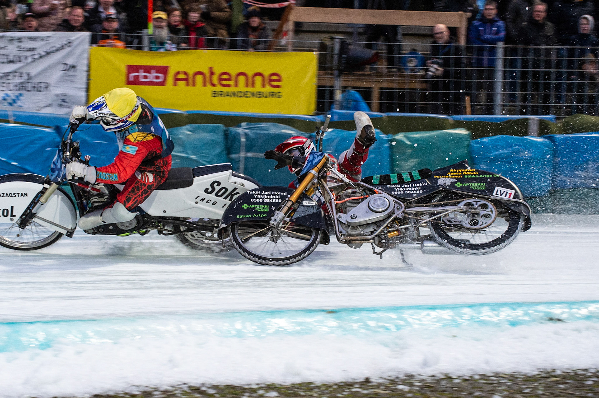 BERLIN GERMANY  - February 29  Matti Isoaho (Red) of Finland collides with Vladimir Cheblokov (Yellow) of Kazakhstan during theIce Speedway of Nations (Day 1) at the Horst-Dohm-Eisstadion, Berlin,  on Saturday 29 February 2020. (Credit: Ian Charles | MI News)