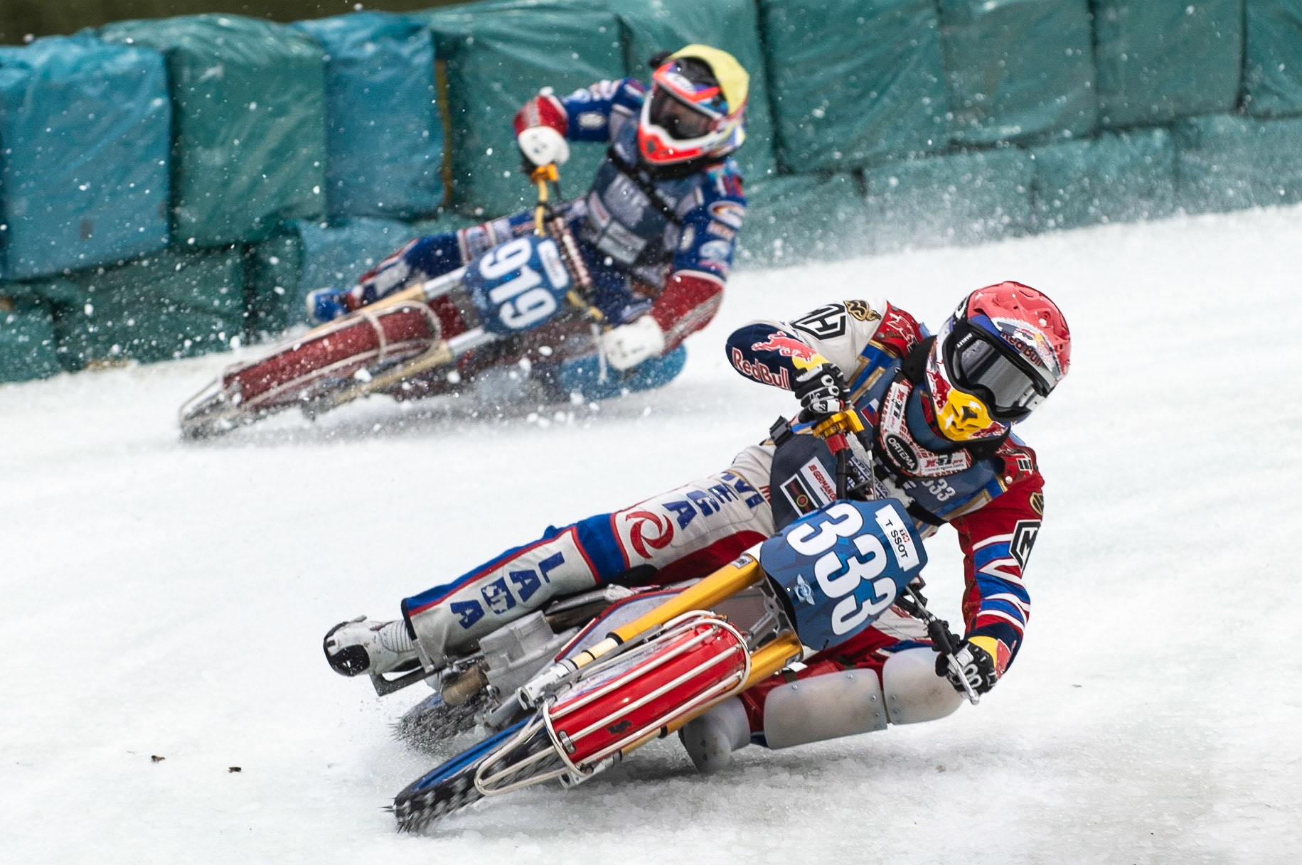 Photo: Ian Charles

Danil Ivanov (333) leads Dmitri Khomitsevich (919)

FIM Ice Speedway Gladiators World Championship, Final 3.2, Horst-Dohm Eisstadion, Berlin, Germany Sunday  3  March  2019