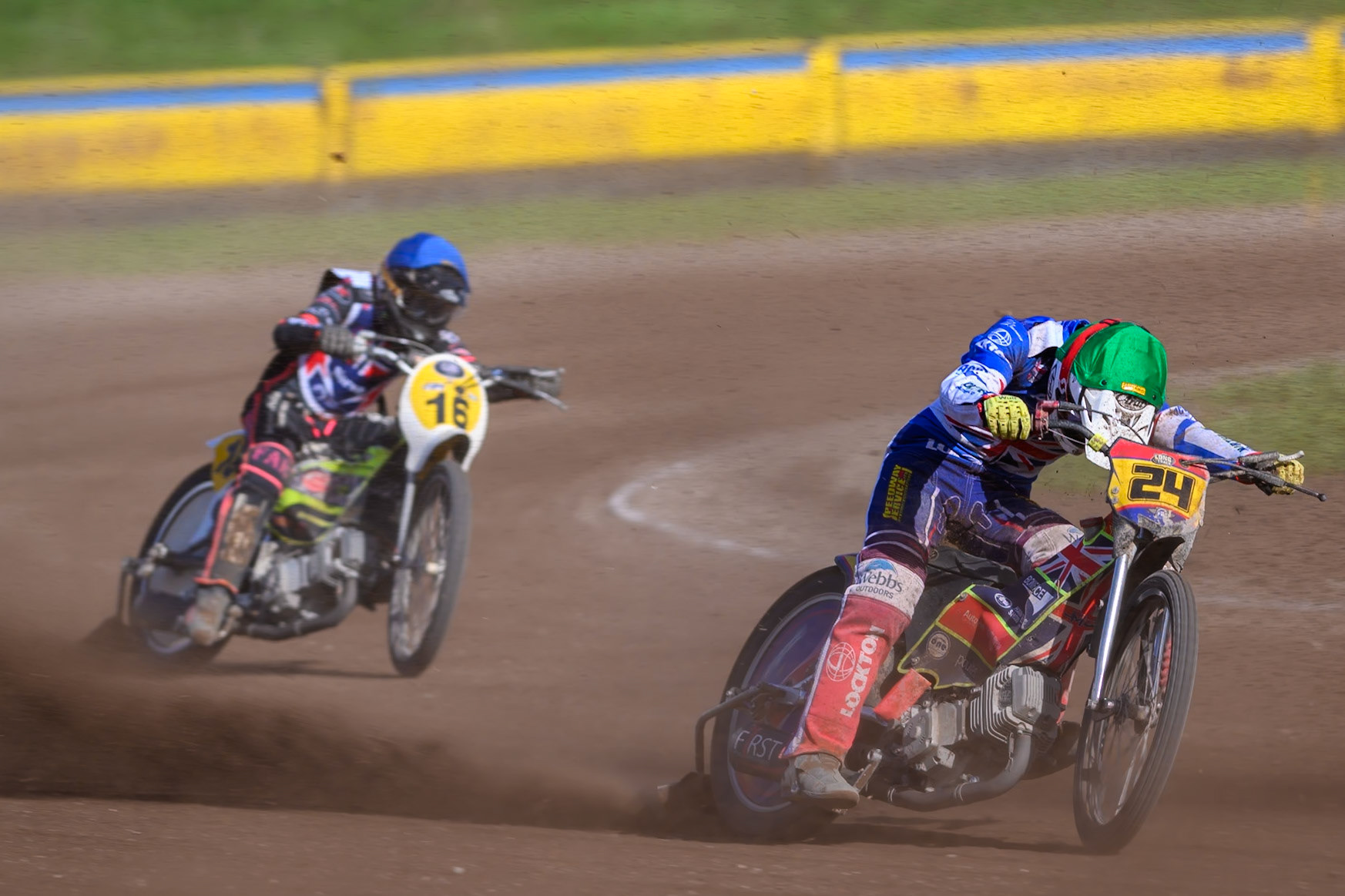 Jake Mulford (24) of Great Britain in Green leading Glenn Moi (16) of Norway in Blue during the FIM Long Track of Nations 2026 at the Speed Centre Roden in the Netherlands on Sunday 20th September 2026. (Photo: Ian Charles | MI News)