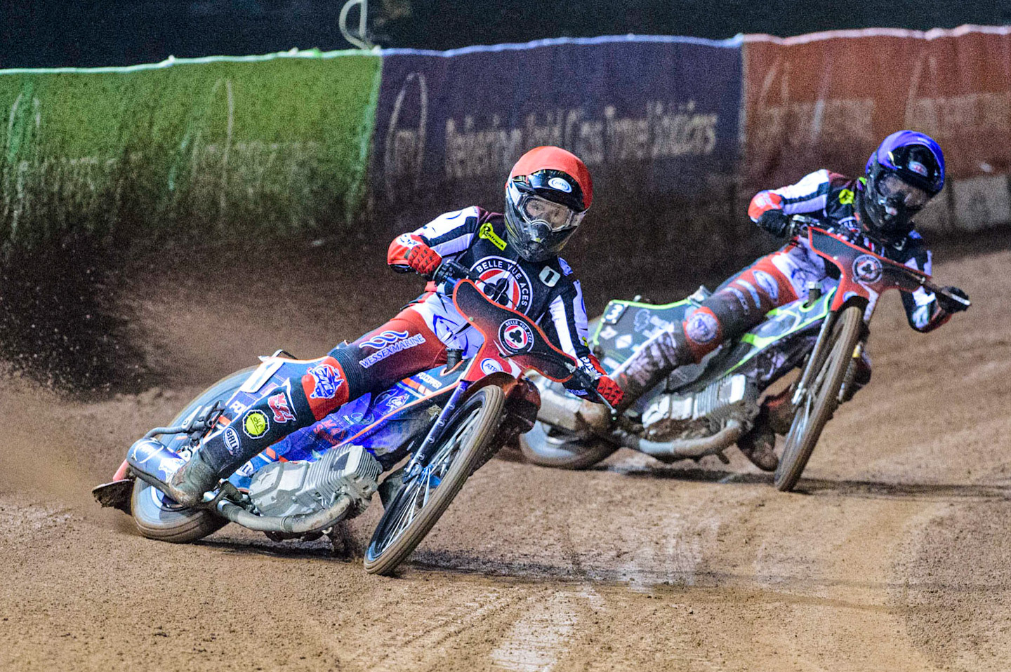 Brady Kurtz (Red) leads  team mate Tom Brennan (Blue) during the Grant Henderson Pairs at the National Speedway Stadium, Manchester on Thursday 27th October 2022. (Credit: Ian Charles | MI NEWS)
