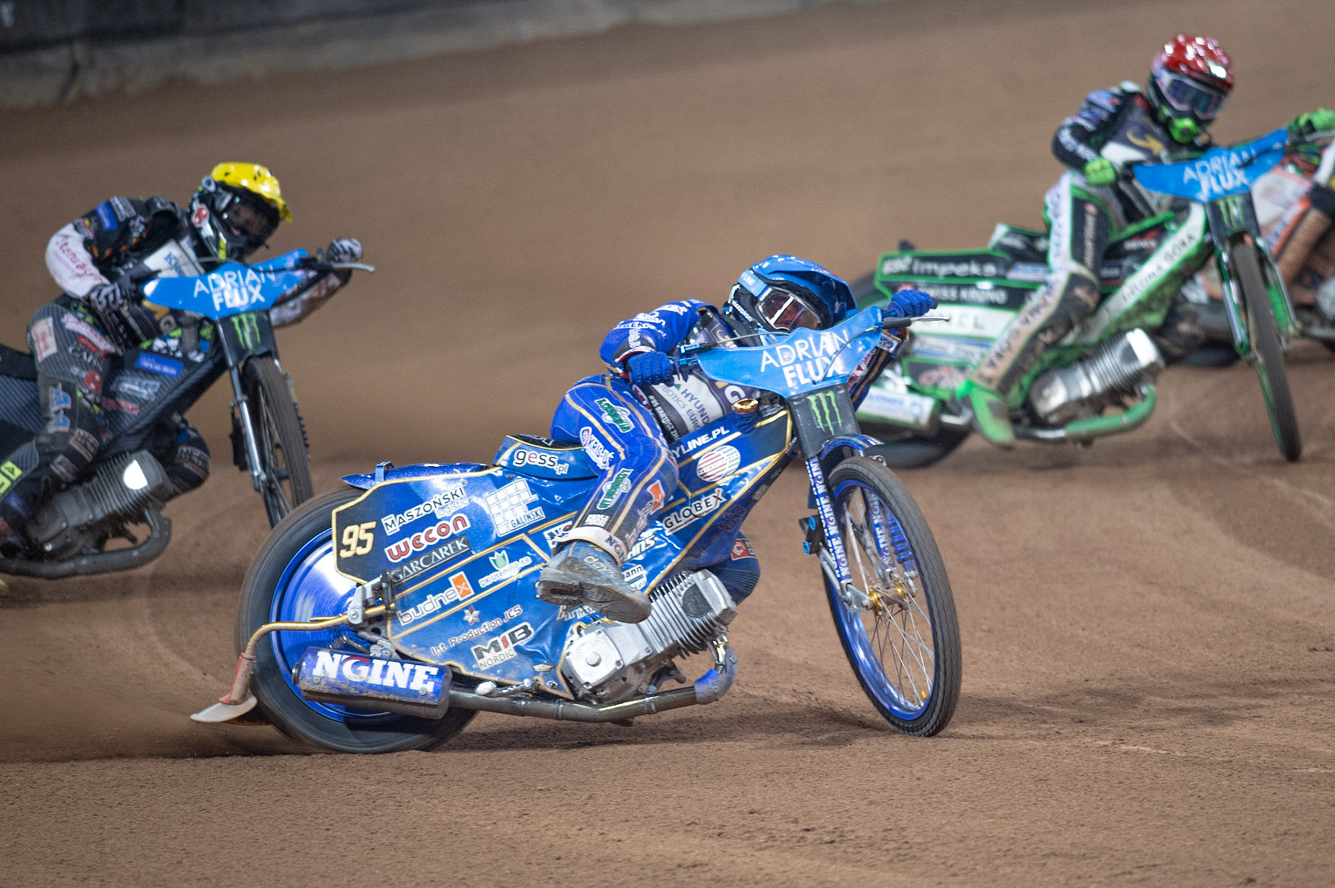 CARDIFF,WALES Bartoz Zmarzlik (Blue)leads Fredrik Lindgren (Yellow) and Patryk Dudek (Red) during the ADRIAN FLUX BRITISH FIM SPEEDWAY GRAND PRIX at the Principality Stadium, Cardiff on Saturday 21st September 2019. (Credit: Ian Charles | MI News)