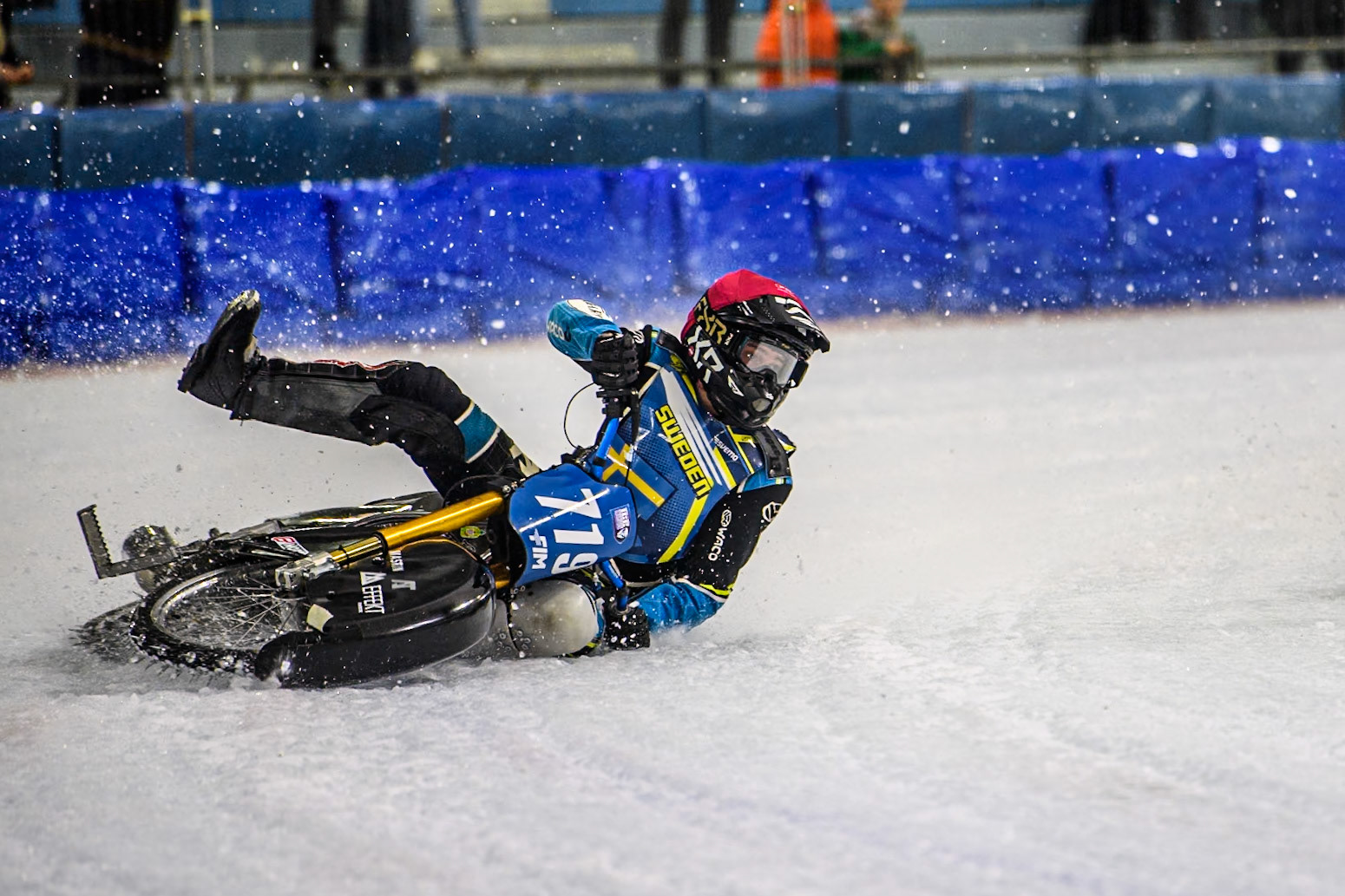 Filip Jäger (719) of Sweden in Red loses control of his bike in the re-run of Heat 17 during the FIM Ice Speedway Gladiators World Championship, Final 4 at the Ice Stadium, Thialf, Heerenveen on Sunday 6th April 2025. (Photo: Ian Charles | MI News)
