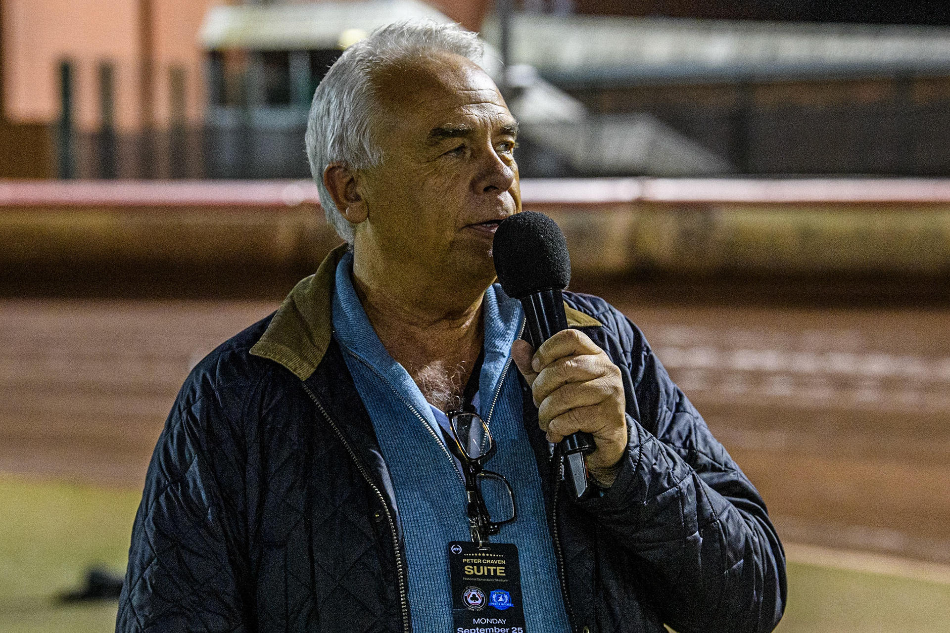Belle Vue joint owner Robin Southwell thanks the crowd for their support during the Sports Insure Premiership Semi Final Playoff 2nd leg match between Belle Vue Aces and Ipswich Witches at the National Speedway Stadium, Manchester on Monday 25th September 2023. (Photo: Ian Charles | MI News)