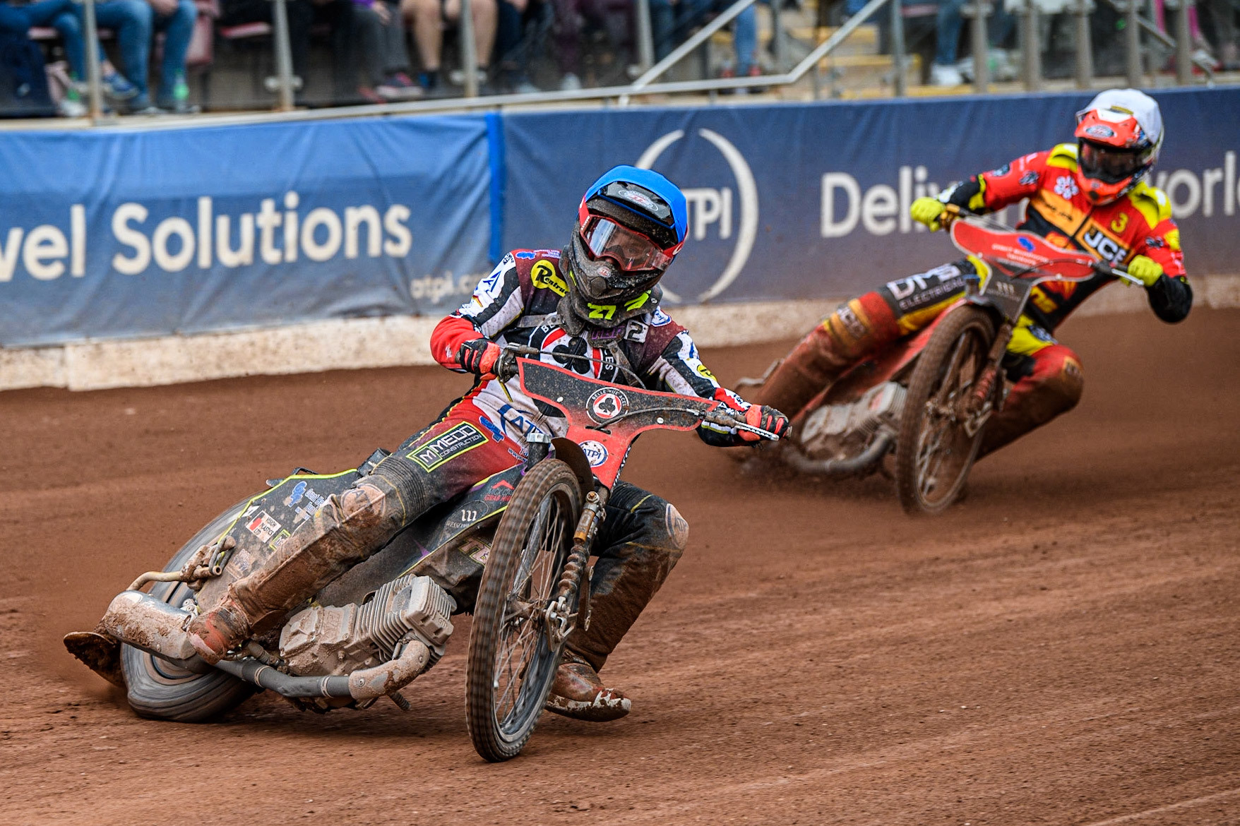 Tom Brennan (Blue) leads  Richie Worrall (White) during the Sports Insure Premiership match between Belle Vue Aces and Leicester Lions at the National Speedway Stadium, Manchester on Monday 28th August 2023. (Photo: Ian Charles | MI News)
