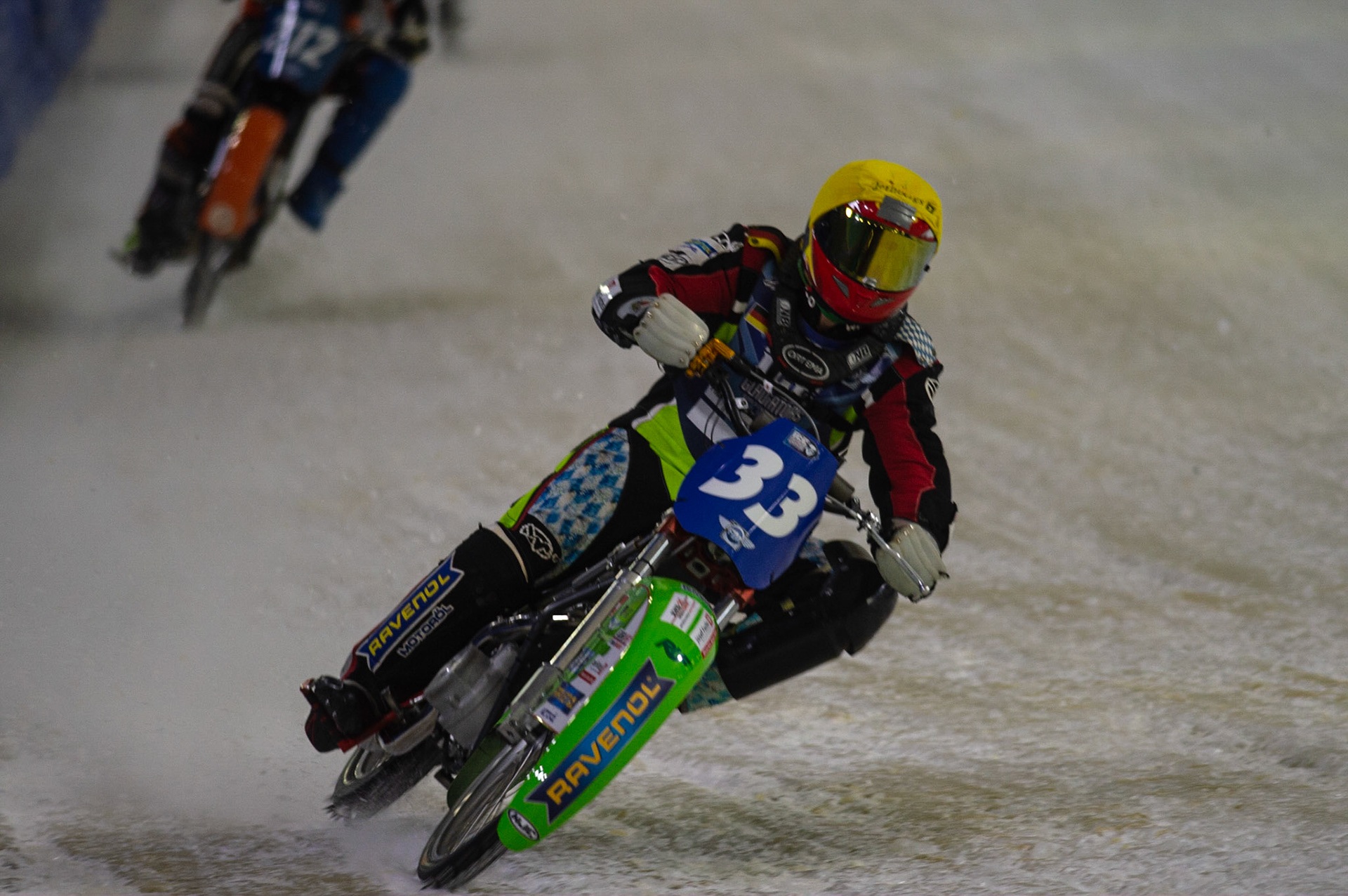 HEERENVEEN, NL. Johann Weber (33)  in action during the FIM Ice Speedway Gladiators World Championship Final 3 at Ice Rink Thialf, Heerenveen on Saturday  2 April 2022. (Credit: Ian Charles | MI News)
