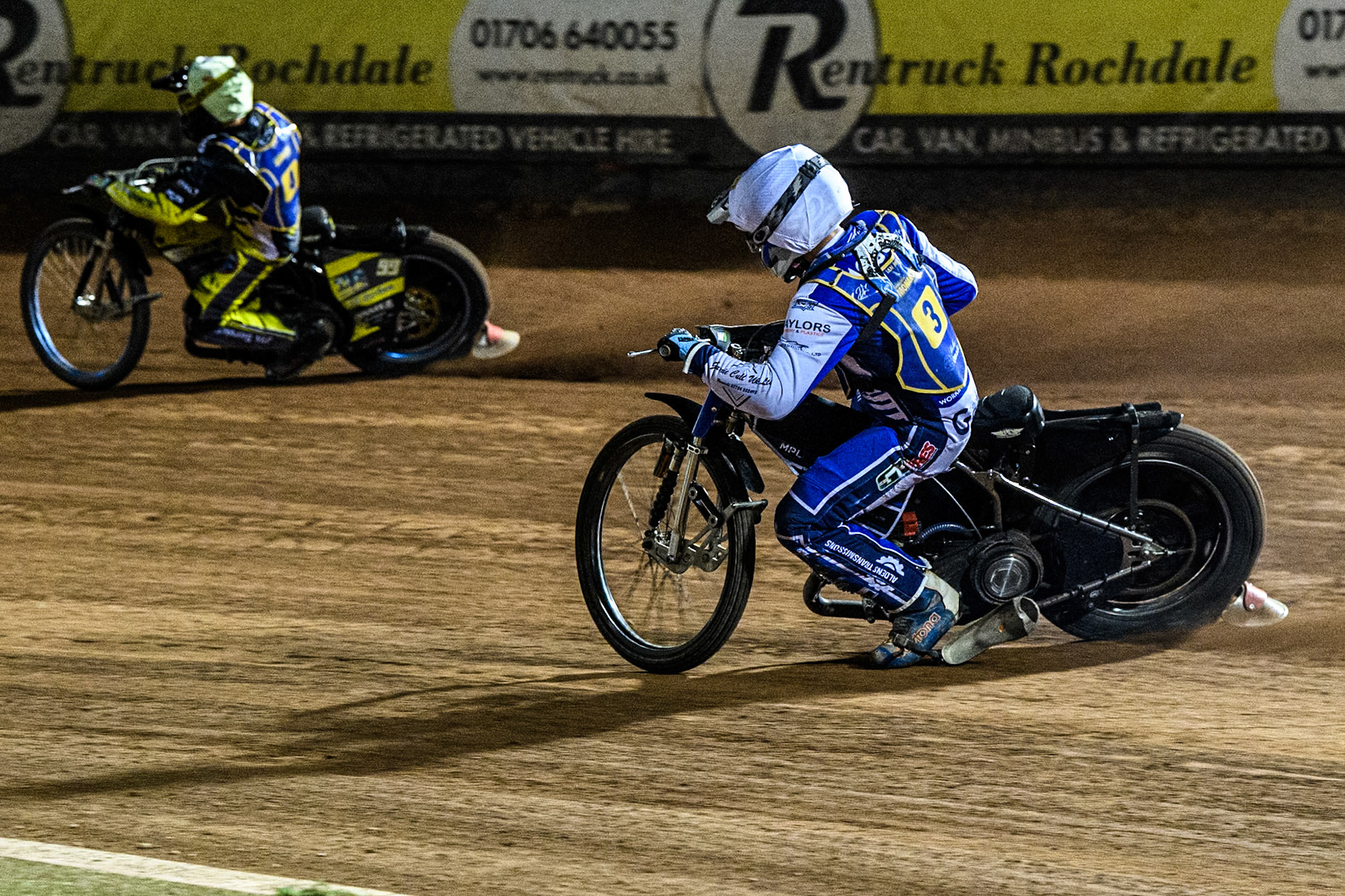 Edinburgh Monarchs' Sam McGurk loses his steel shoe whilst chasing Edinburgh Monarchs' Dayle Wood in Yellow during the WSRA National Development League match between Belle Vue Aces and Edinburgh Monarchs at the National Speedway Stadium, Manchester on Friday 30th August 2024. (Photo: Ian Charles | MI News)
