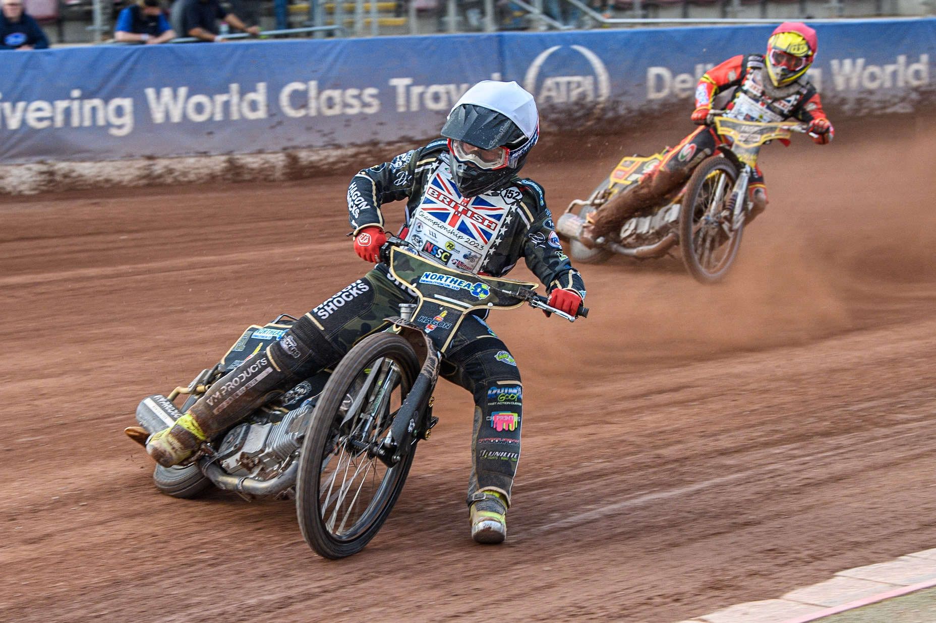 Ashton Vale (White) leads Max James  (Red) during the British Youth Speedway Championships at the National Speedway Stadium, Manchester on Friday 21st July 2023. (Photo: Ian Charles | MI News)