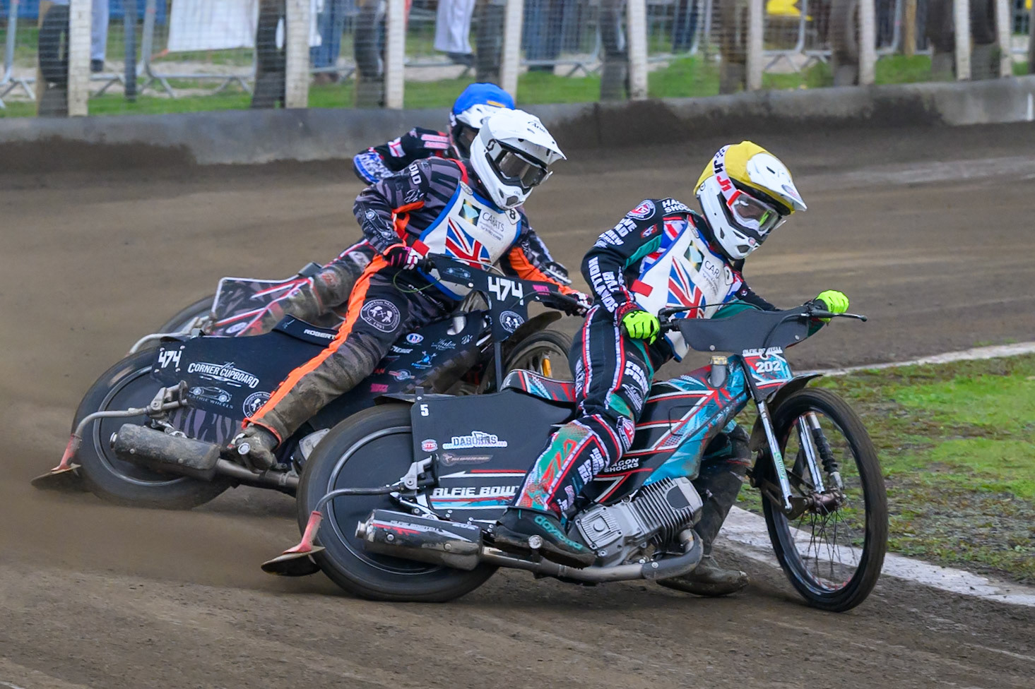 Alfie Bowtell in Yellow leading Jack Roberts in White and Jack Shimelt in Blue  during the Derbyshire Open at Hi-Edge Speedway, Buxton on Sunday 27th September 2026. (Photo: Ian Charles | MI News)