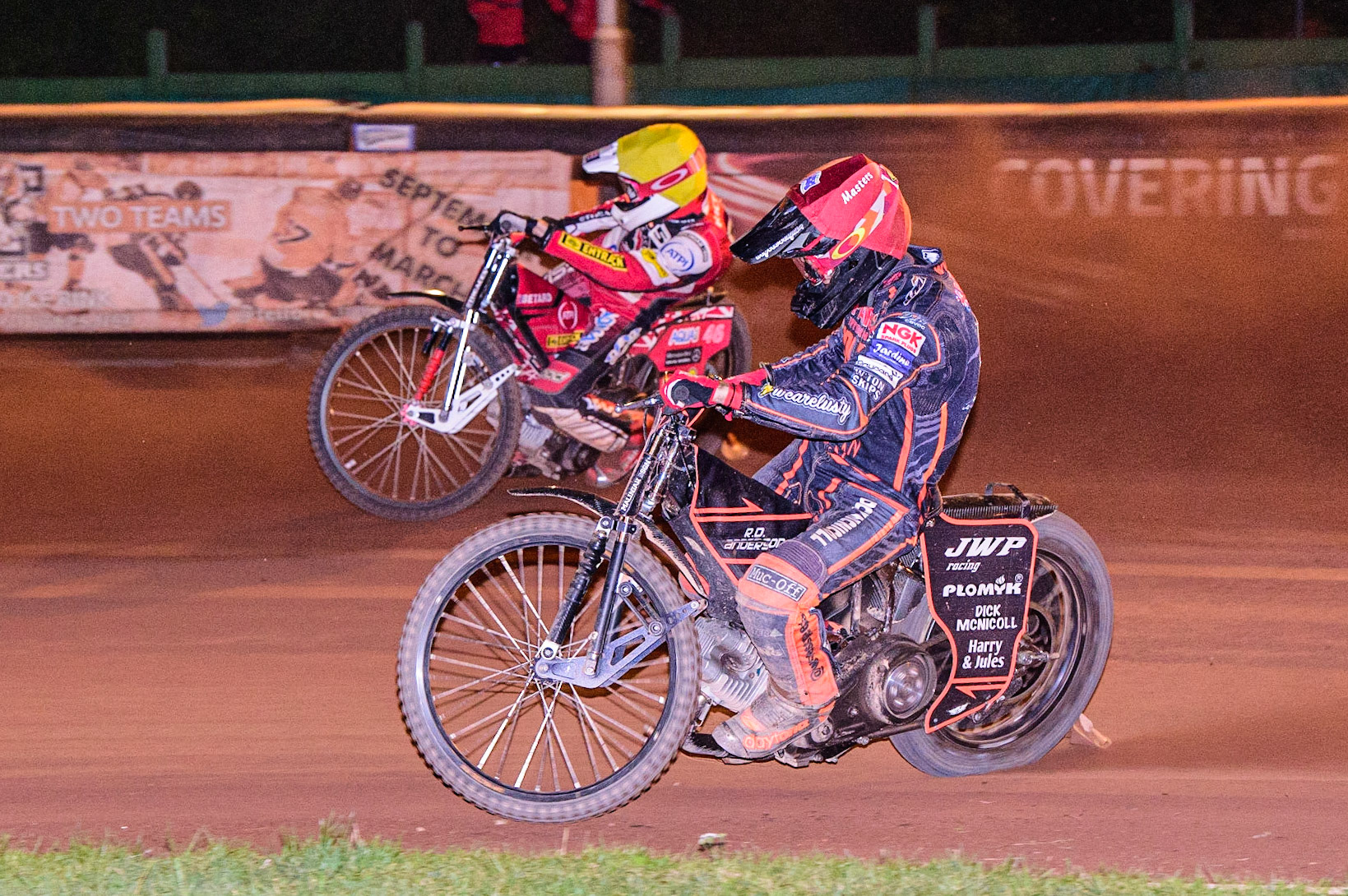 Sam Masters  (Red) leads Max Fricke (Yellow) during the SGB Premiership match between Wolverhampton Wolves and Belle Vue Aces at Monmore Green Stadium, Wolverhampton on Monday 29th August 2022. (Credit: Ian Charles | MI News)