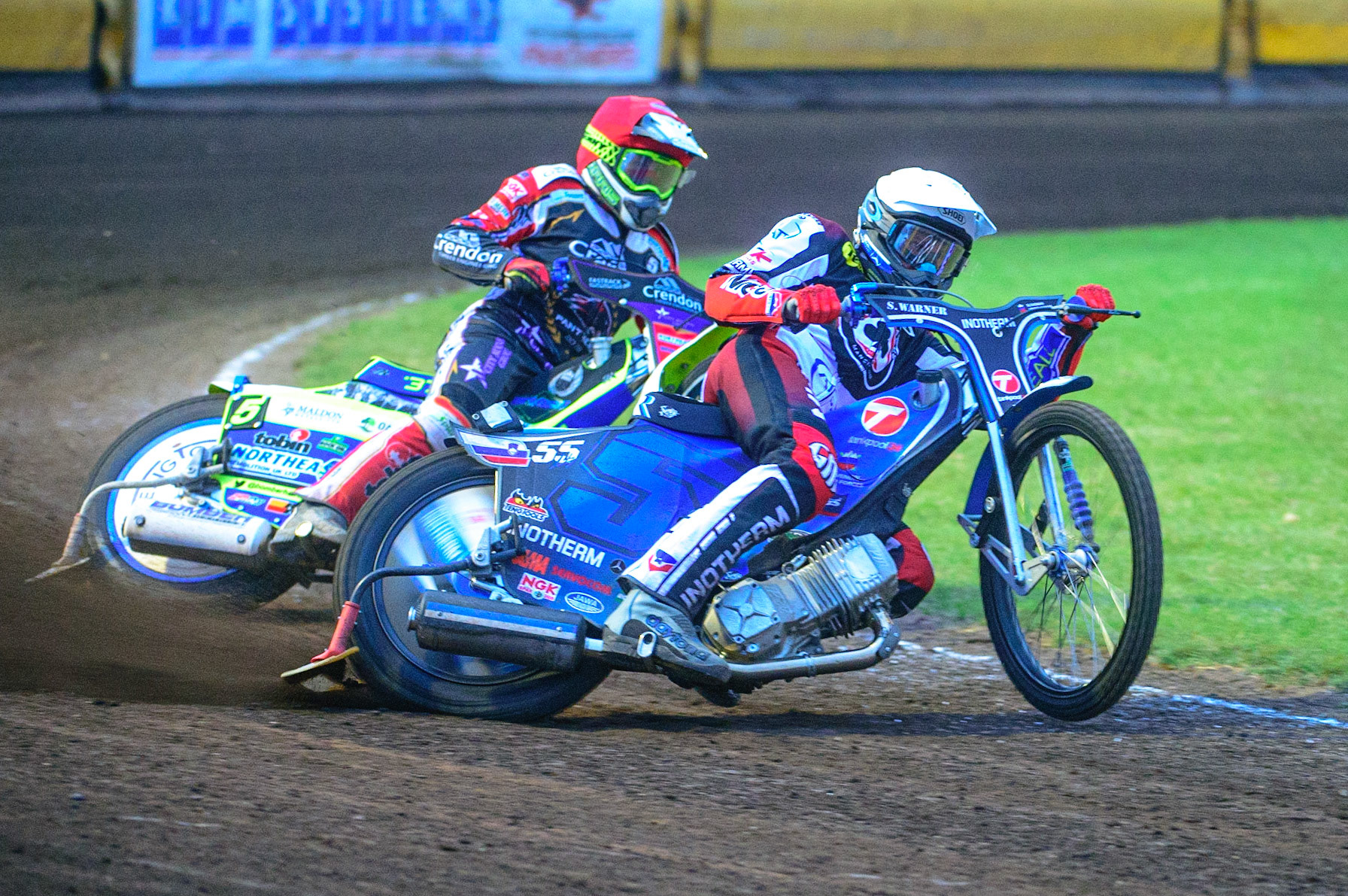 PETERBOROUGH, UK. MAY 9TH  Matej Žagar  (White) leads Chris Harris  (Red) during the SGB Premiership match between Peterborough Panthers and Belle Vue Aces at East of England Showground, Peterborough on Monday 9th May 2022. (Credit: Ian Charles | MI News)
