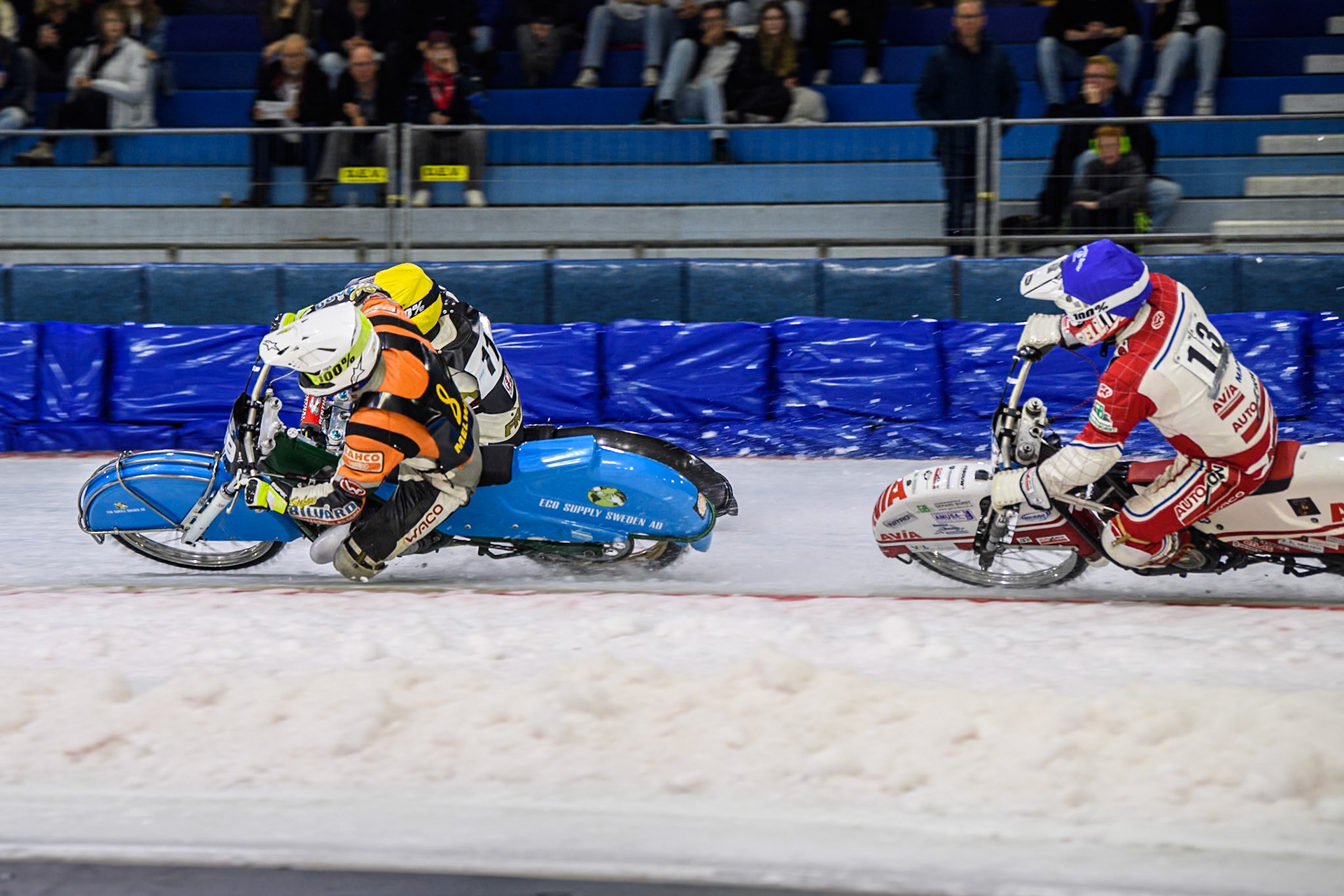 Melwin Björklin of Sweden in White rides inside Franz Mayerbüchler of Germany in Yellow with Niek Schaap of The Netherlands behind during the Roelof Thijs Bokaal, Ice Rink Thialf, Heerenveen, Netherlands on Friday 4th April 2025. (Photo: Ian Charles | MI News)