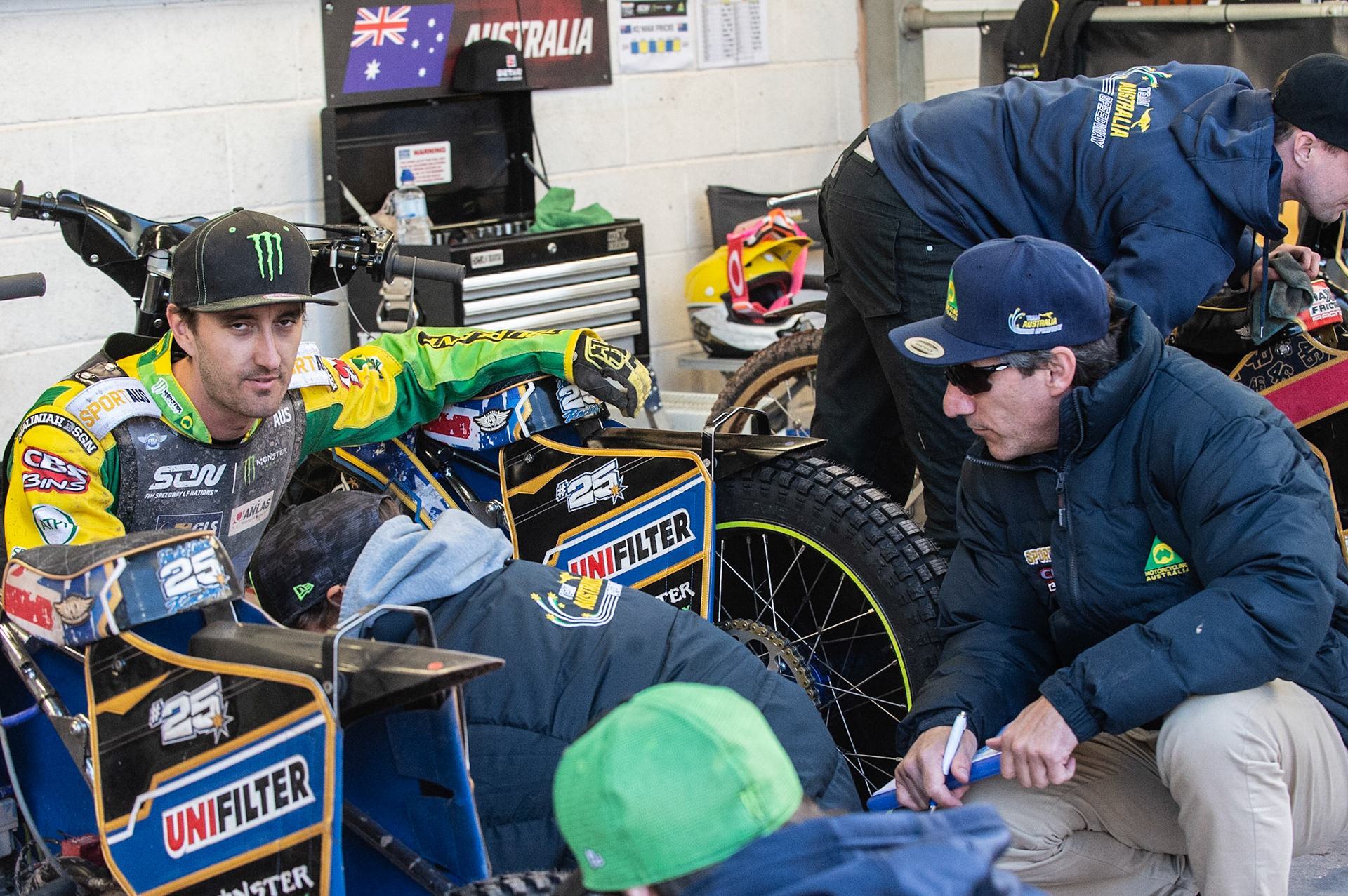 Photo: Ian Charles

Mark Lemon (right) discusses tactics with Chris Holder

Monster Energy FIM Speedway Of Nations, Race Off 2, Belle Vue National Speedway Stadium, Manchester 7 May  2019