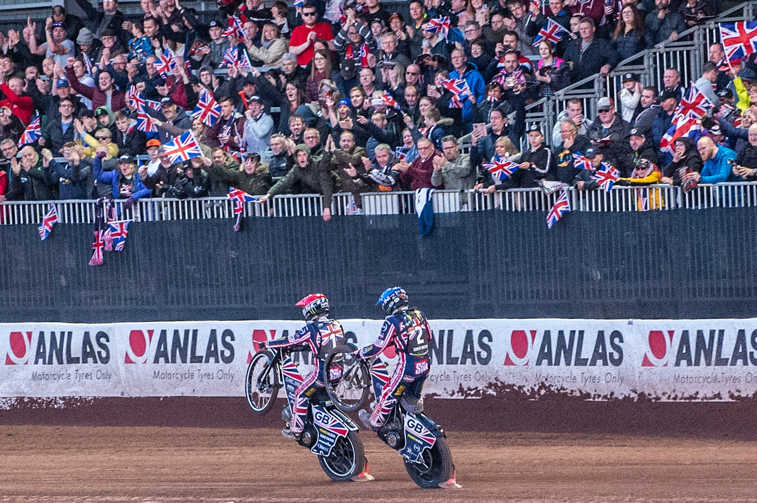 Photo: Ian Charles

a Double Wheelie celebration for Team GB after winning their final race

Monster Energy FIM Speedway Of Nations, Race Off 2, Belle Vue National Speedway Stadium, Manchester 7 May  2019