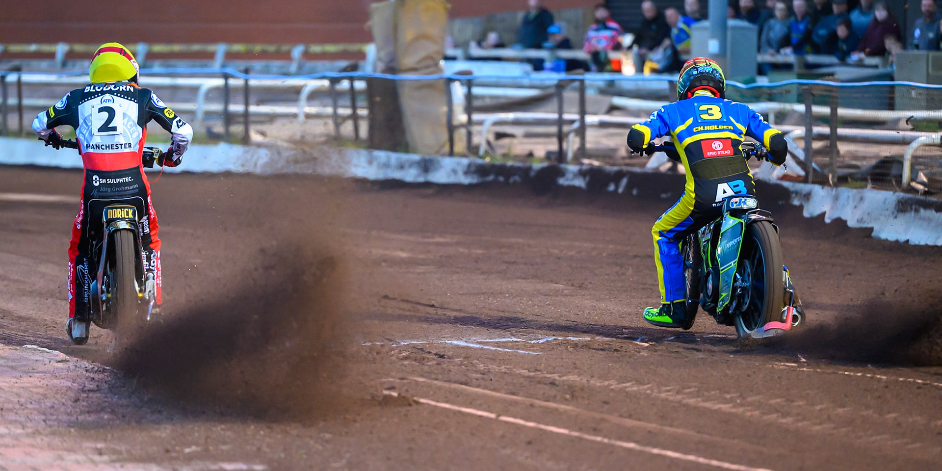 Norick Blödorn of Belle Vue Aces in Yellow  and Chris Holder of Sheffield Tigers in Red  leave the start line during the Rowe Motor Oil Premiership match between Sheffield Tigers and Belle Vue Aces at Owlerton Stadium, Sheffield on Monday 31st August 2026. (Photo: Ian Charles | MI News)