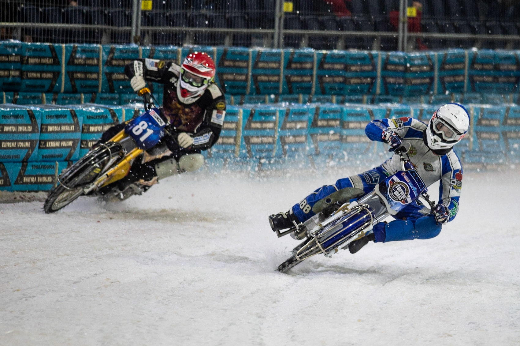 Photo: Ian Charles

Konstantin Kolenkin (Blue) inside Jimmy Olsén (Red)

Roelof Thijs Bokaal, Ice Rink Thialf, Heerenveen, Netherlands Friday  29  March  2019