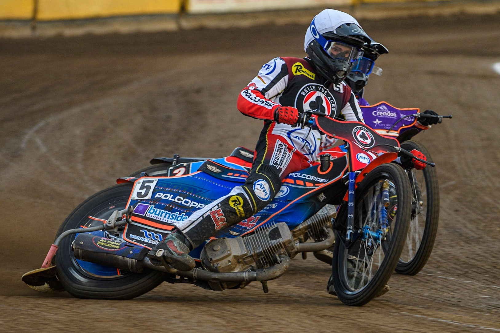Brady Kurtz (White) leads Ben Cook (Blue) during the Sports Insure Premiership match between Peterborough and Belle Vue Aces at East of England Showground, Peterborough on Monday 26th June 2023. (Photo: Ian Charles | MI News)