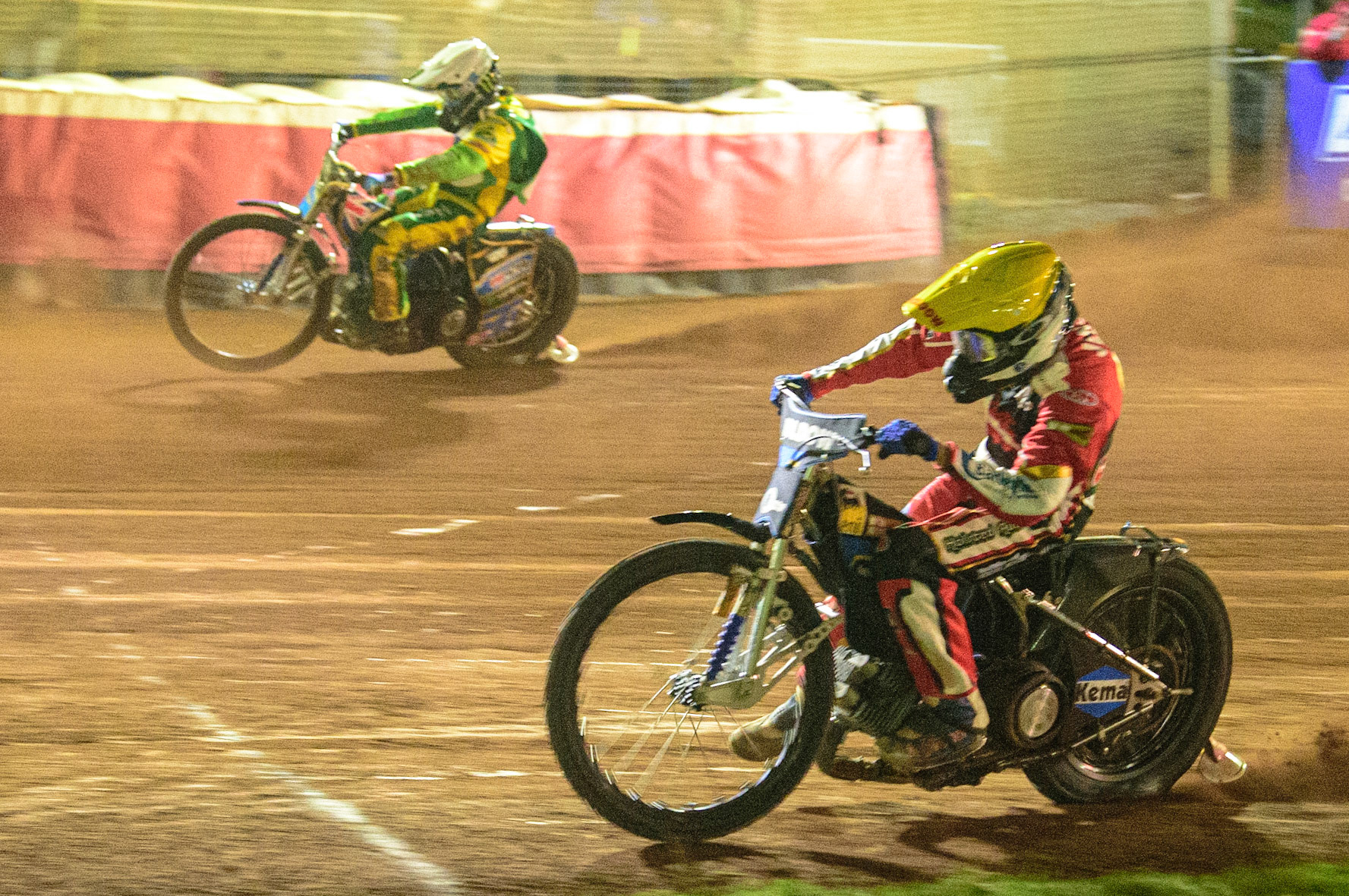 Rasmus Jensen (Denmark) (Yellow) inside Jack Holder (Australia) (White) during the FIM Speedway Grand Prix Challenge at the Peugeot Ashfield Stadium, Glasgow on Saturday 20th August 2022. (Credit: Ian Charles | MI News)