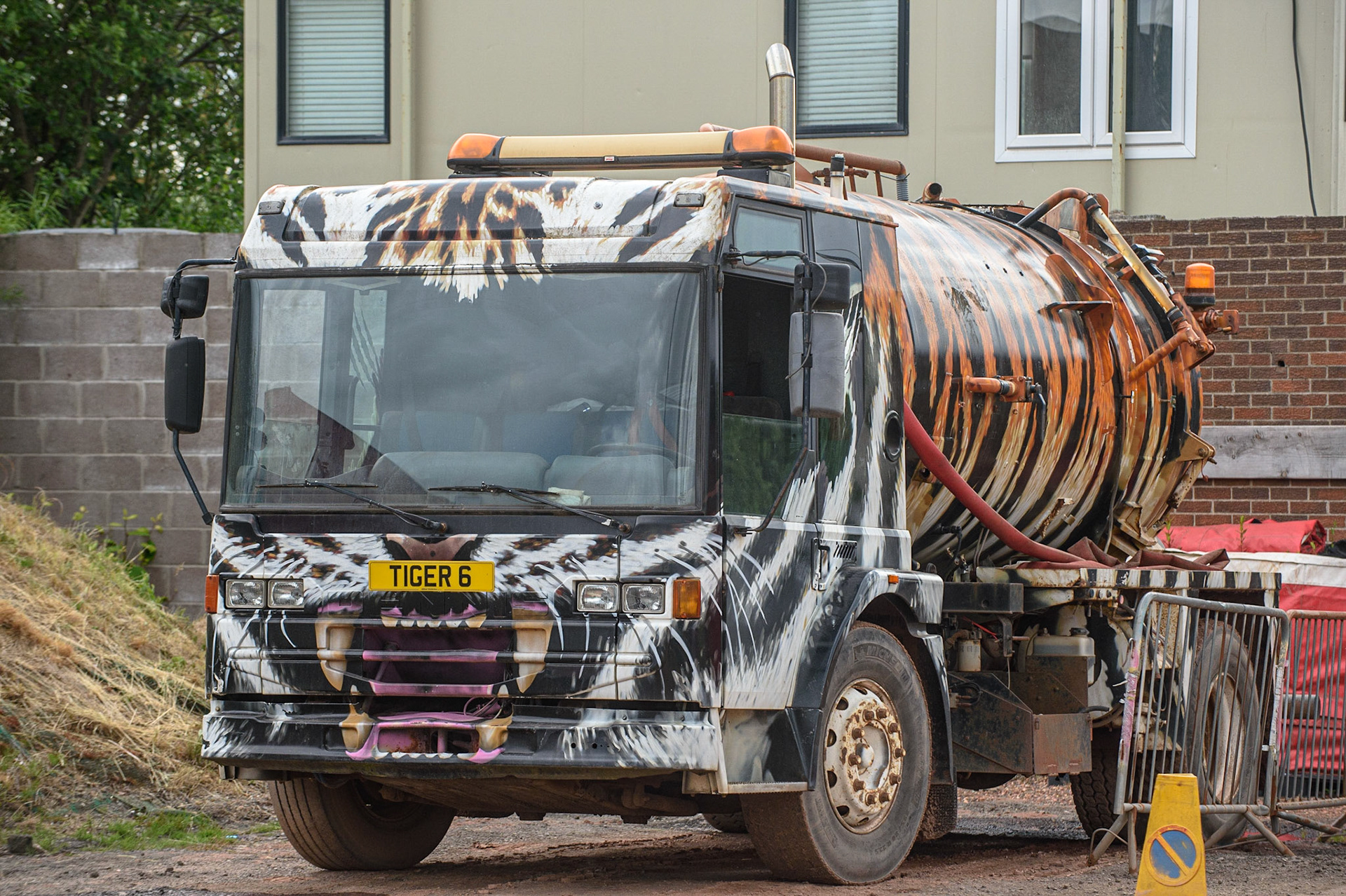 GLASGOW, UK. JUNE 19TH.  The Tiger painted water truck during the FIM Speedway Grand Prix Qualifying Round at the Peugeot Ashfield Stadium, Glasgow on Saturday 19th June 2021. (Credit: Ian Charles | MI News)