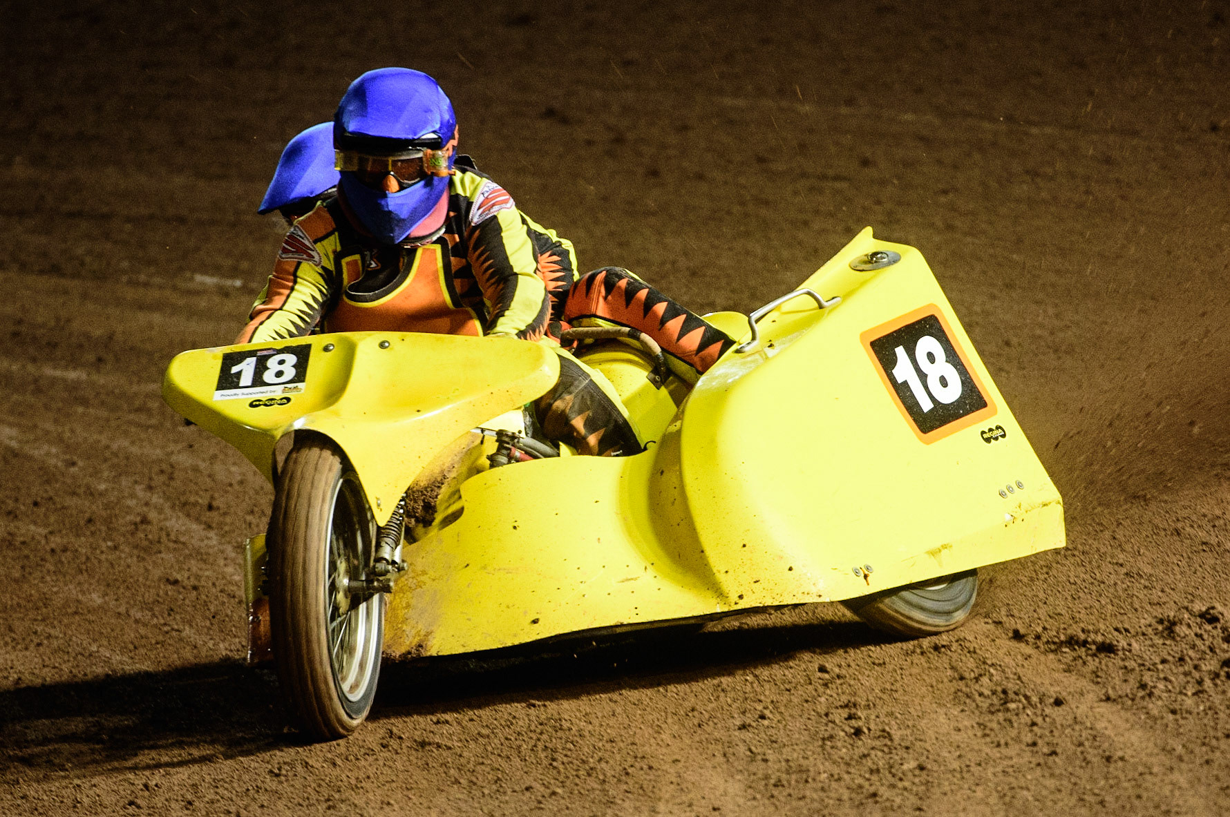 MANCHESTER, UK. OCT 30TH   Mick Stace &amp; Ryan Knowles  in action  during the Manchester Masters Sidecar Speedway and Flat Track Racing at the National Speedway Stadium, Manchester on Saturday 30th October 2021. (Credit: Ian Charles | MI News)