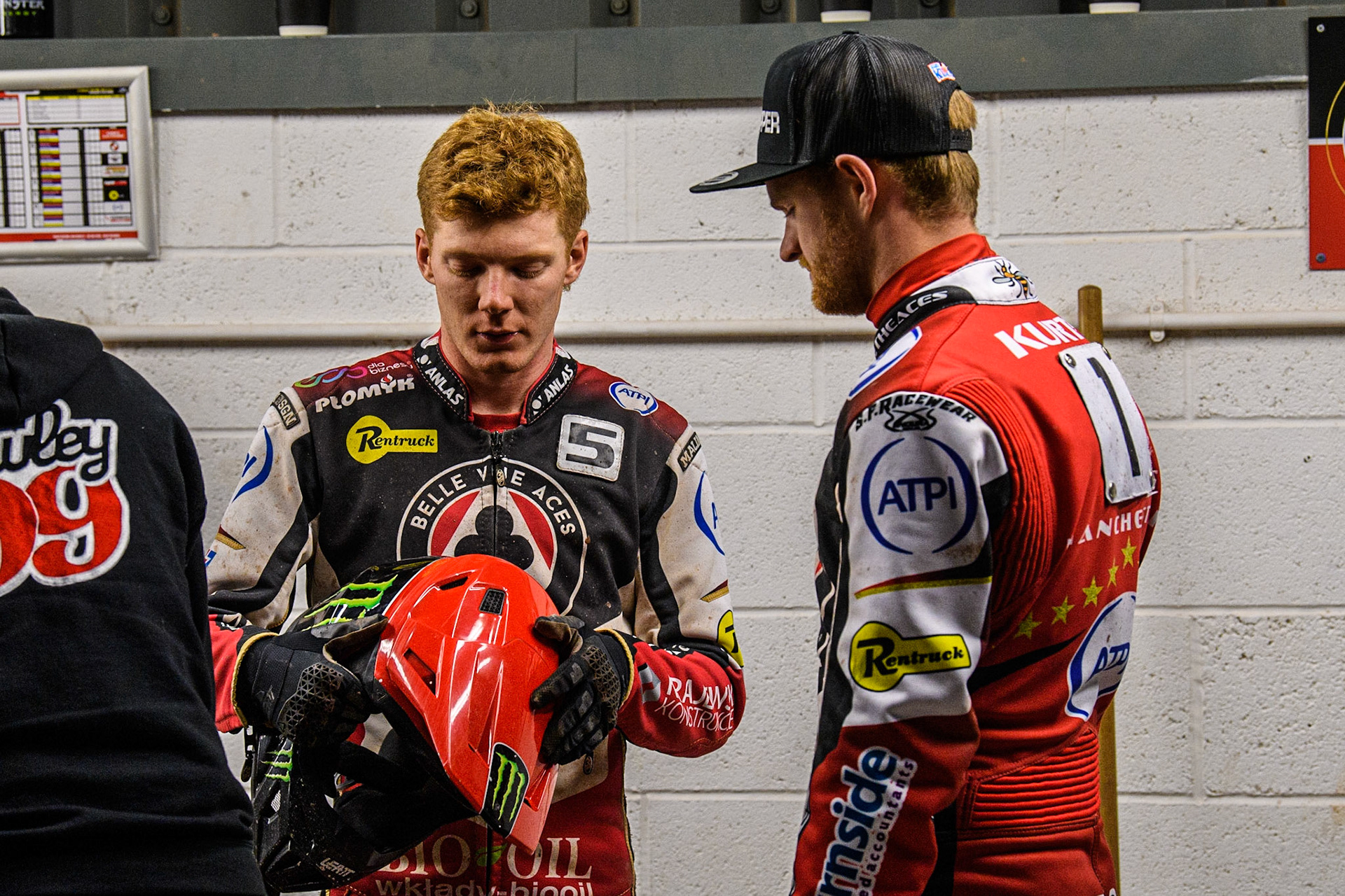 Dan Bewley (Left) chats with Brady Kurtz during the Sports Insure Premiership Semi Final Playoff 2nd leg match between Belle Vue Aces and Ipswich Witches at the National Speedway Stadium, Manchester on Monday 25th September 2023. (Photo: Ian Charles | MI News)