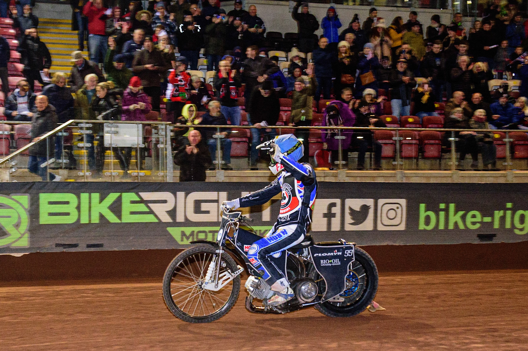 MANCHESTER, UK. OCT 23RD  Dan Bewley  acknowledges the fans during the Peter Craven Memorial Trophy event at the National Speedway Stadium, Manchester on Saturday 23rd October 2021. (Credit: Ian Charles | MI News)