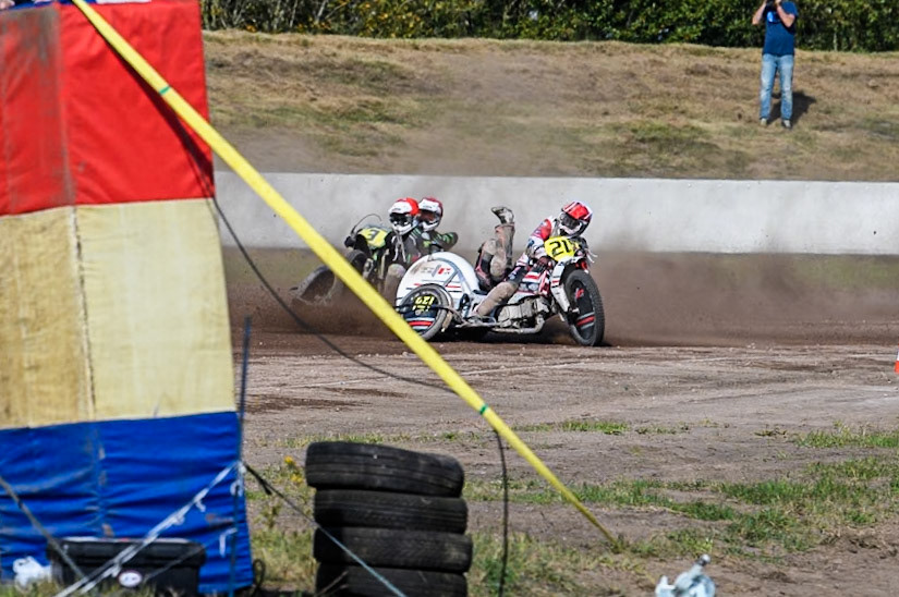 Wilfred Detz &amp; Britget Portijk (1) of The Netherlands  comes to grief in the Sidecar Support Class during the FIM Long Track World Championship Final 5 at the Speed Centre Roden, Roden, Netherlands on Sunday 22nd September 2024. (Photo: Ian Charles | MI News)