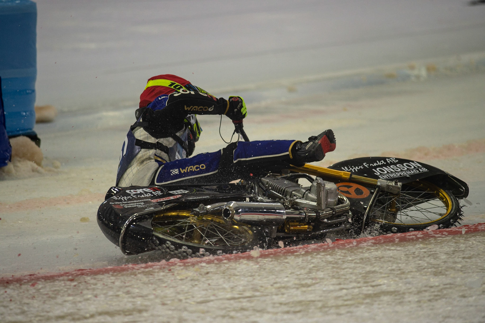Jimmy Hörrnell (237)  crashes in heat 7 HEERENVEEN, NL. during the FIM Ice Speedway Gladiators World Championship Final 3 at Ice Rink Thialf, Heerenveen on Saturday  2 April 2022. (Credit: Ian Charles | MI News)