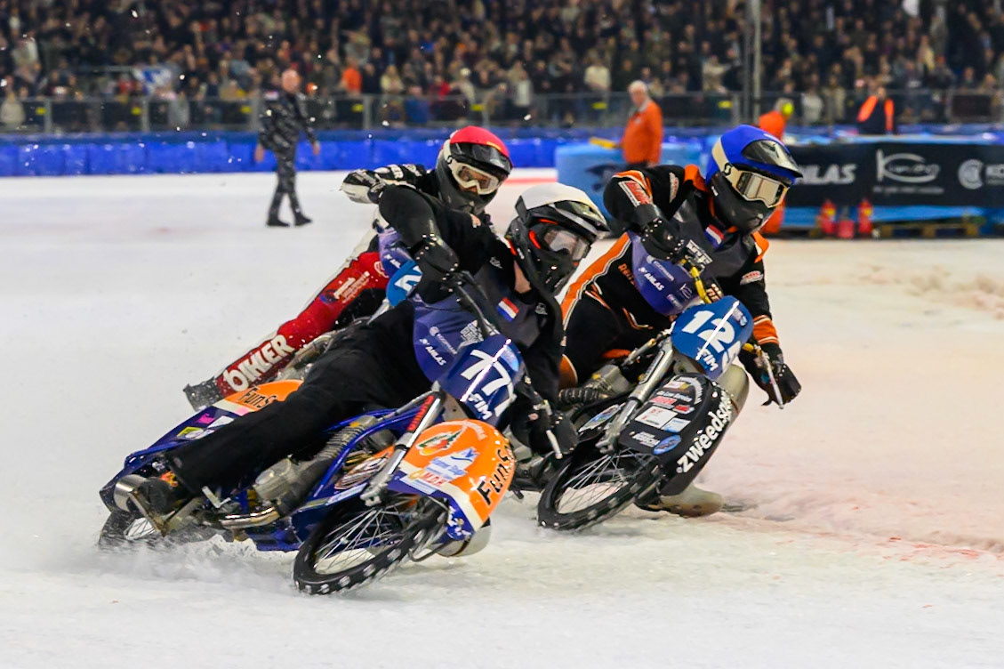 Leon Kramer (777) of The Netherlands  in White rides outside Sebastian Reitsma (125) of The Netherlands  in Blue with Martin Posch (299) of Austria  in Red behind during the FIM Ice Speedway Gladiators World Championship Final 3 at Ice Rink Thialf, Heerenveen on Saturday 11th April 2026. (Photo: Ian Charles | MI News)