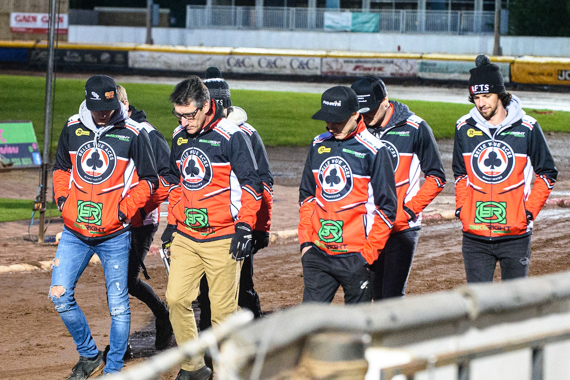 SHEFFIELD, UK. OCT 4THBelle Vue BikeRight Aces return to the pits during the SGB Premiership Semi Final Playoff 1st Leg between Sheffield Tigers and Belle Vue Aces at Owlerton Stadium, Sheffield on Monday 4th October 2021. (Credit: Ian Charles | MI News)