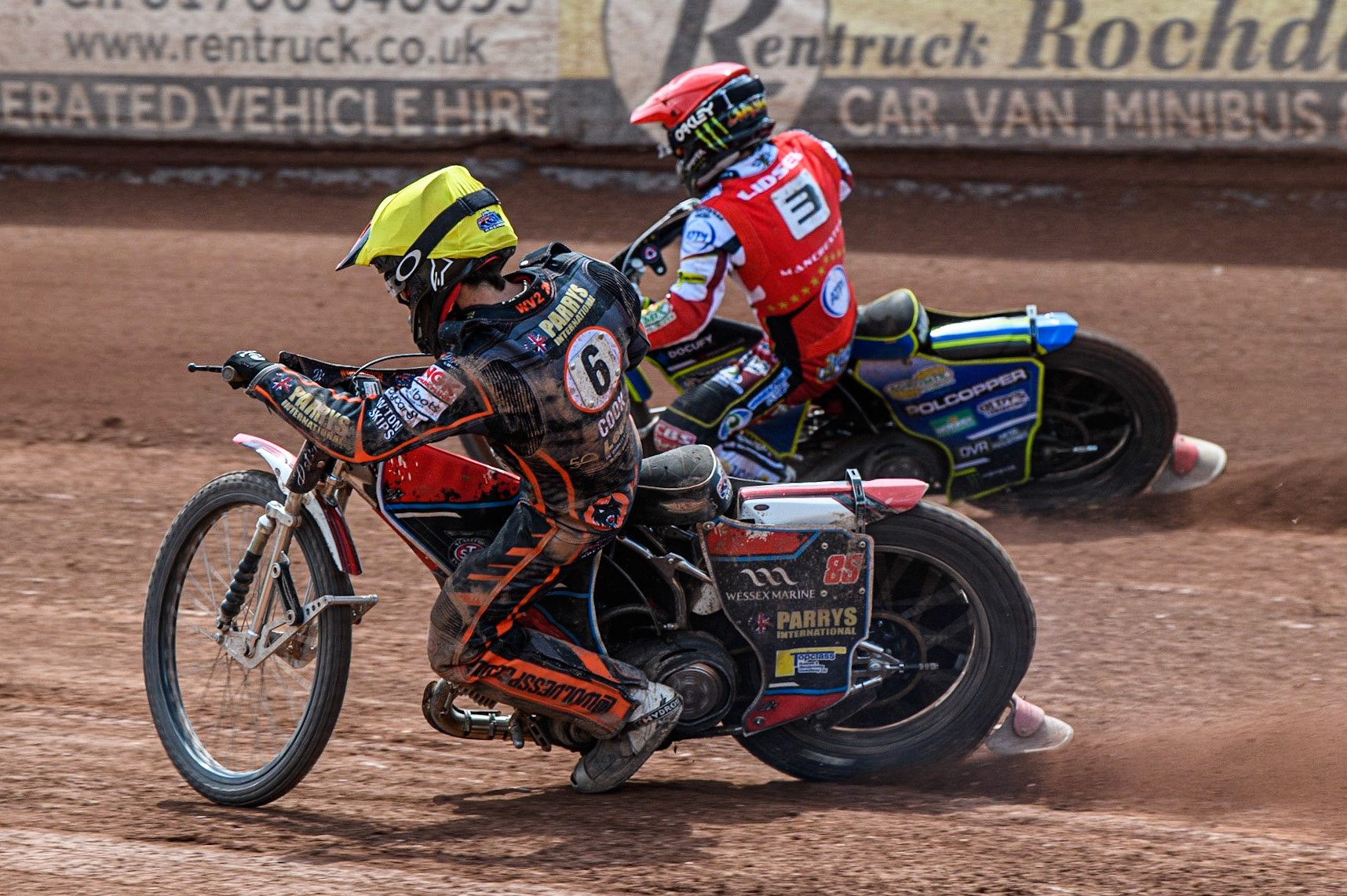 Zach Cook (Yellow) is passed by Jaimon Lidsey (Red) during the Sports Insure Premiership match between Belle Vue Aces and Wolverhampton Wolves at the National Speedway Stadium, Manchester on Monday 29th May 2023. (Photo: Ian Charles | MI News)