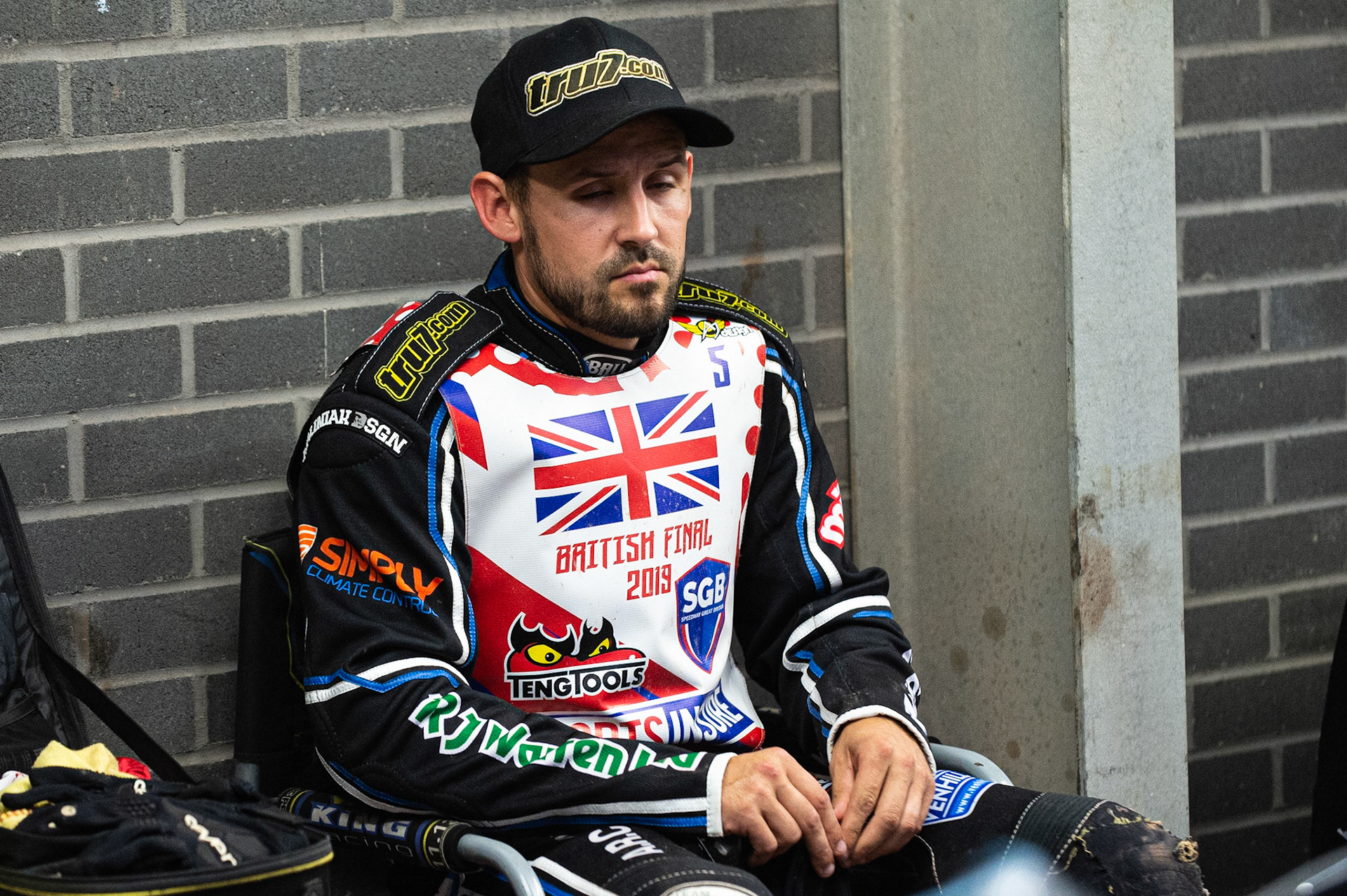 Photo: Ian Charles

Danny King deep in thought


Sports Insure British Final,  Belle Vue National Speedway Stadium, Manchester Monday 29  July  2019