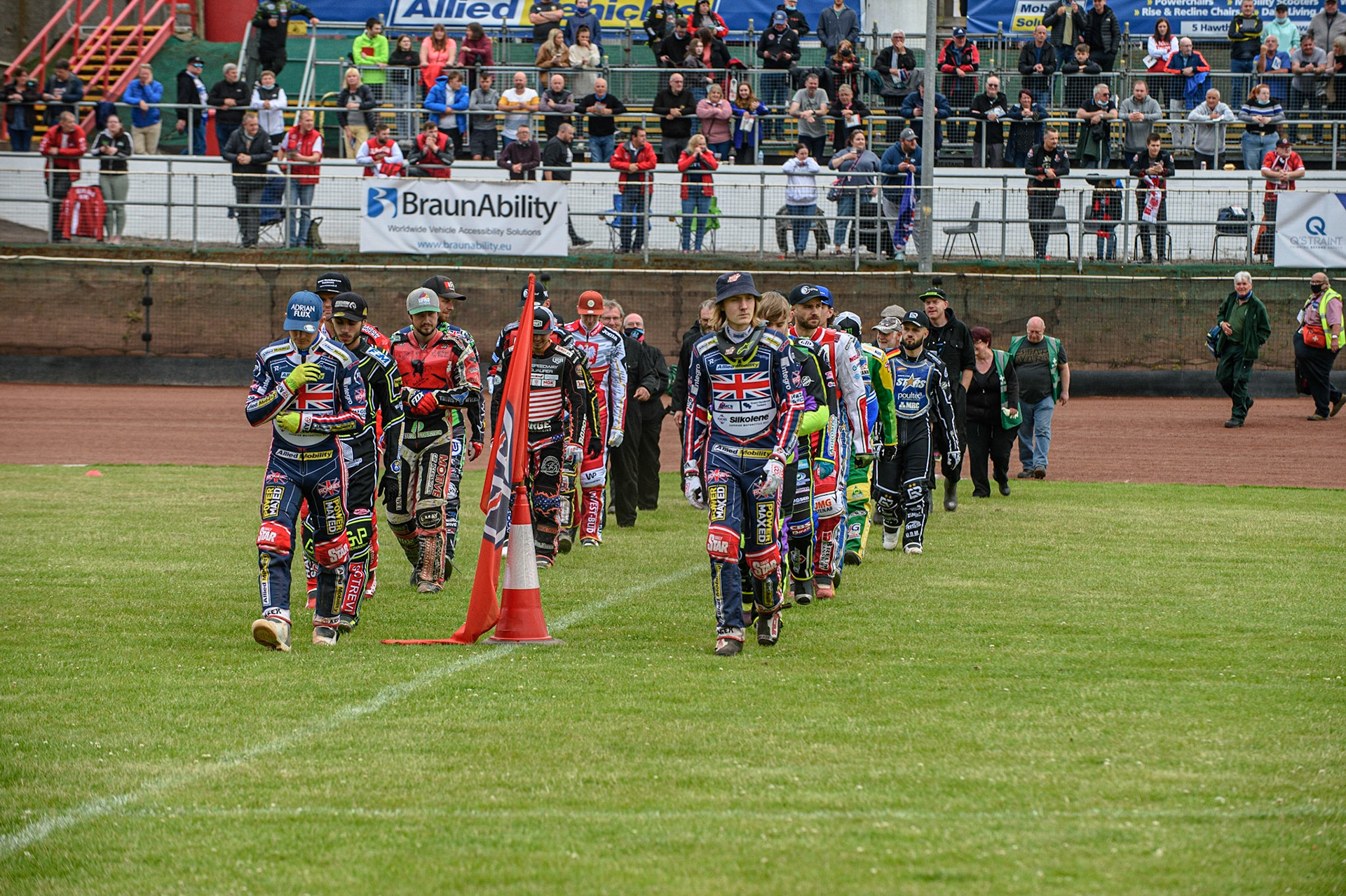 GLASGOW, UK. JUNE 19TH.  The riders make their way onto parade during the FIM Speedway Grand Prix Qualifying Round at the Peugeot Ashfield Stadium, Glasgow on Saturday 19th June 2021. (Credit: Ian Charles | MI News)