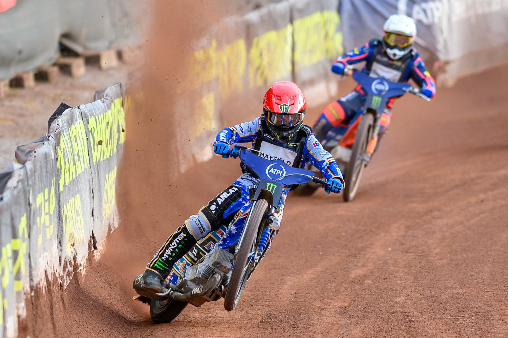 Jack Holder (25) of Australia in Red leading Andzejs Lebedevs (29) of Latvia in White during the ATPI  FIM Speedway GP of Manchester at the National Speedway Stadium, Manchester on Friday 5th June 2026. (Photo: Ian Charles | MI News)