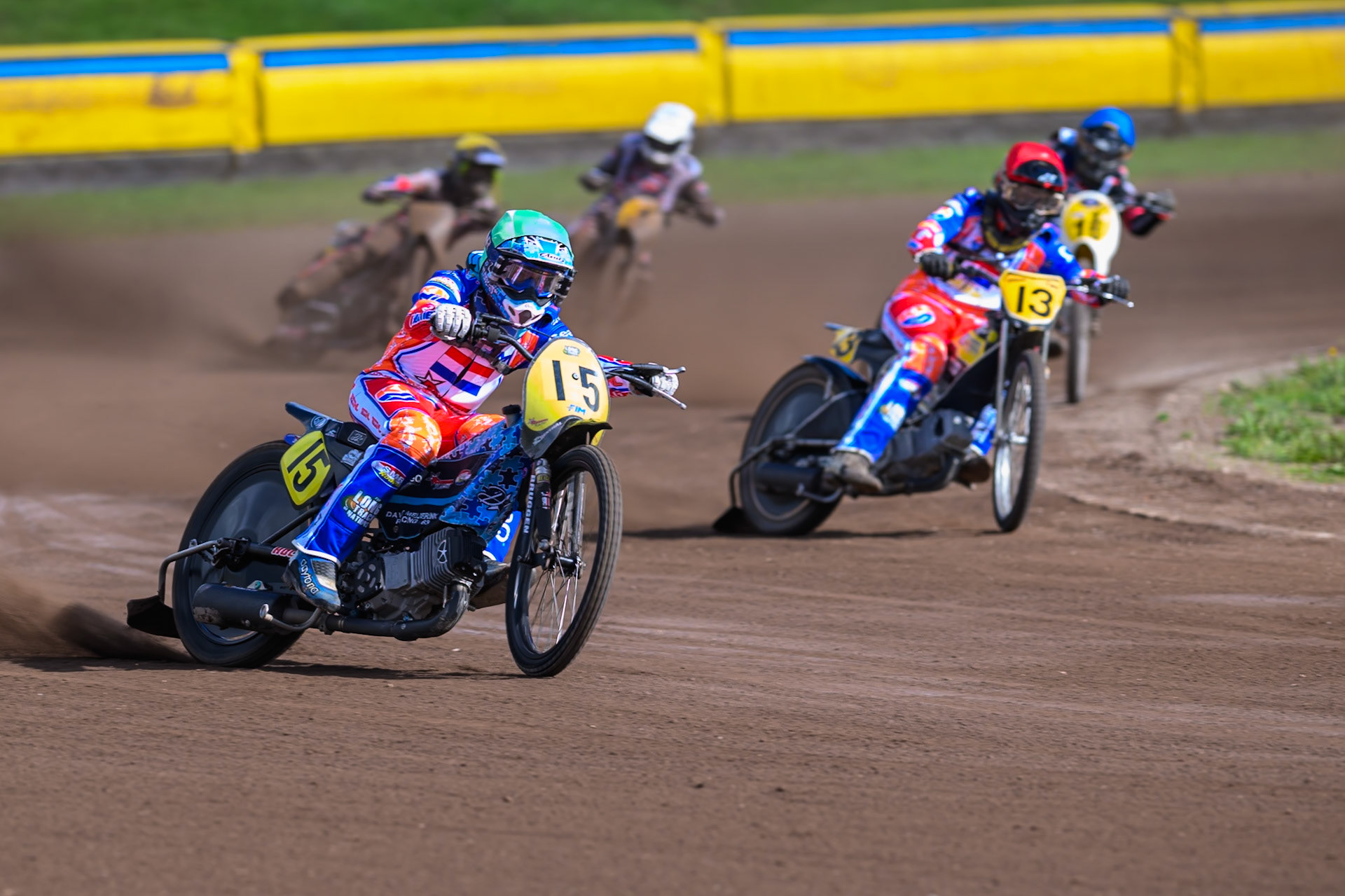 Dave Meijerink (15) of Netherlands in Green leading Mika Meijer (13) of Netherlands in Red, Truis Kamhaug (17) of Norway in Yellow , Glenn Moi (16) of Norway in Blue  and Robert Langeland (18) of Norway in Black &amp; White  during the FIM Long Track of Nations 2026 at the Speed Centre Roden in the Netherlands on Sunday 20th September 2026. (Photo: Ian Charles | MI News)