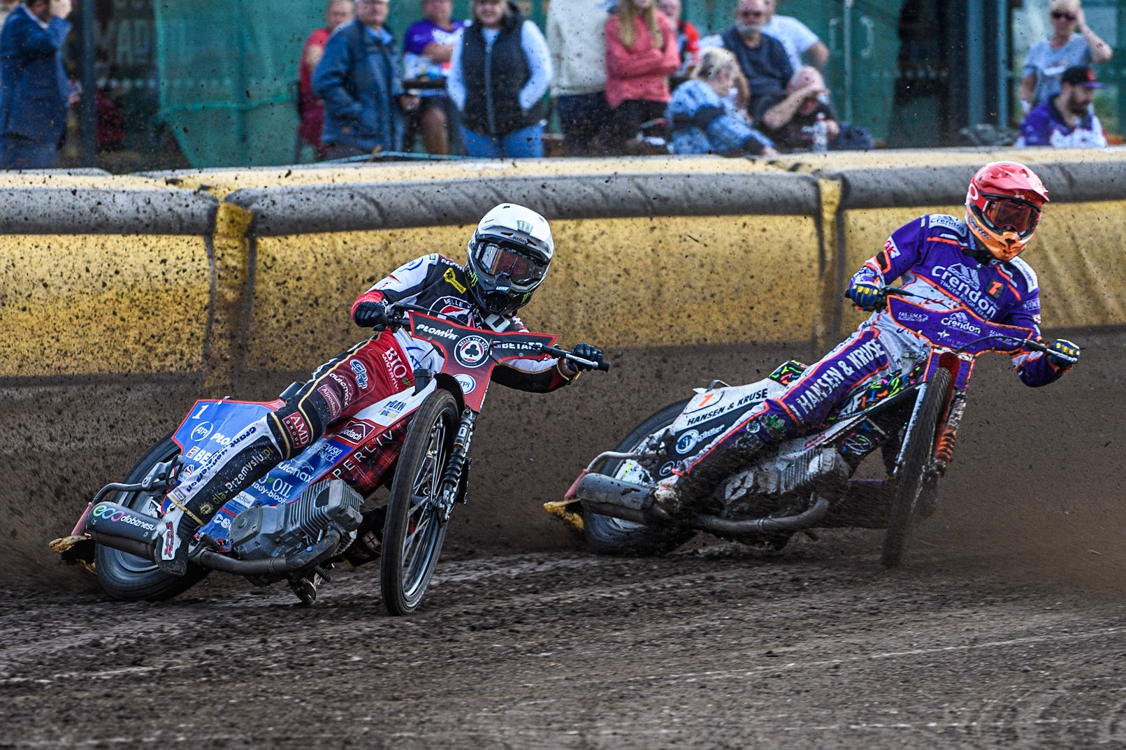 Dan Bewley (White) leads Niels-Kristian Iversen (Red) during the Sports Insure Premiership match between Peterborough and Belle Vue Aces at East of England Showground, Peterborough on Monday 26th June 2023. (Photo: Ian Charles | MI News)